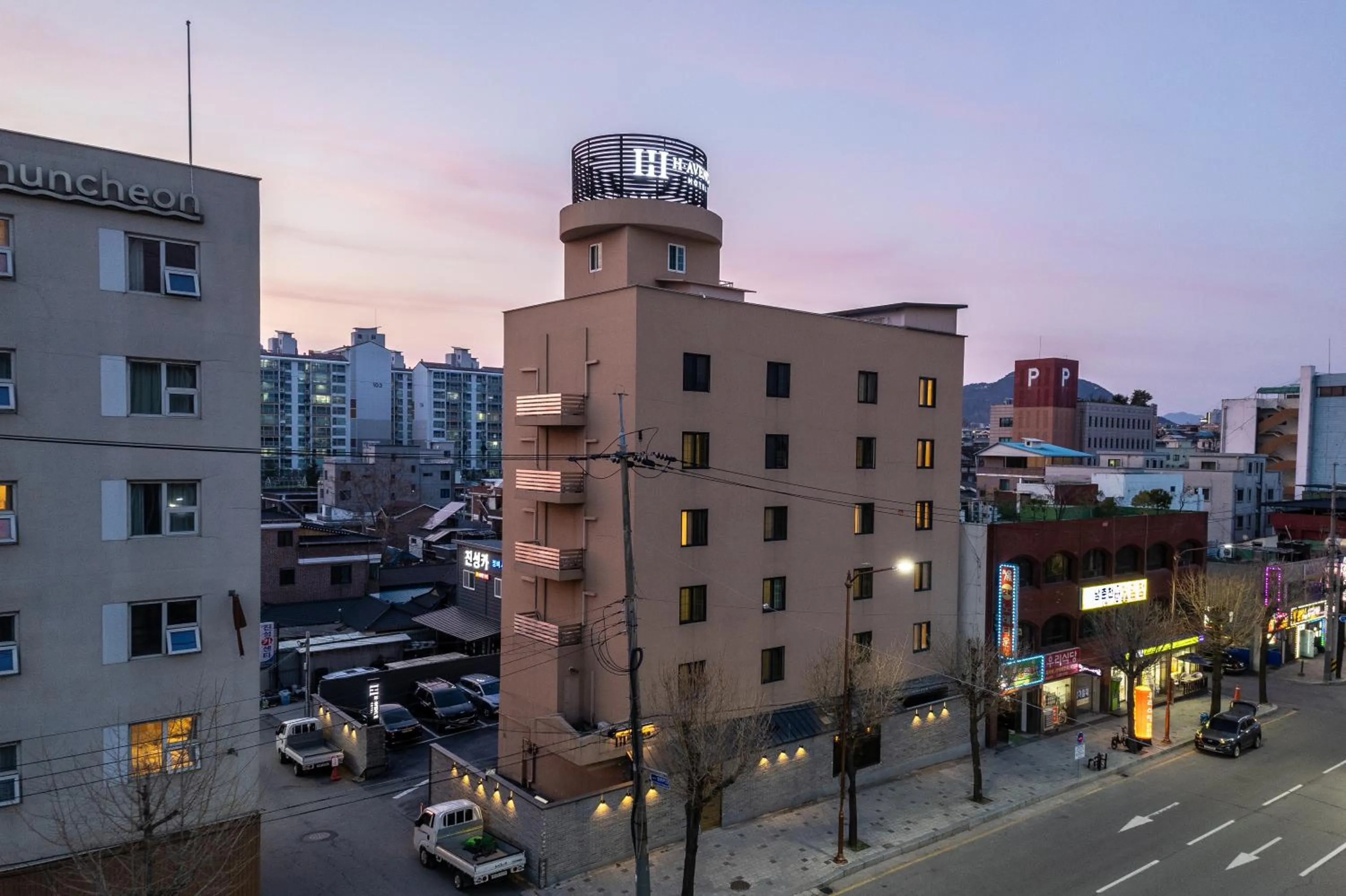 1962 Business Hotel Chuncheon Branch
