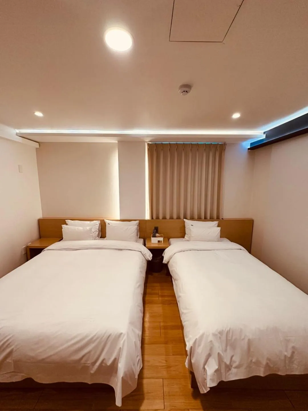 Bedroom, Bed in 1962 Business Hotel Chuncheon Branch