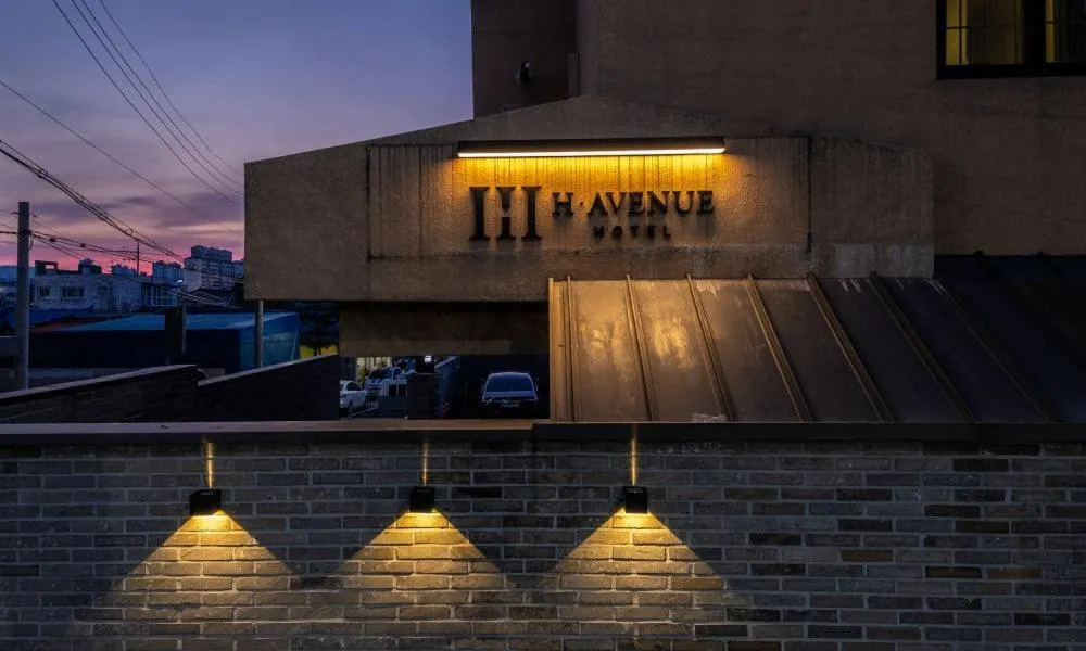 1962 Business Hotel Chuncheon Branch