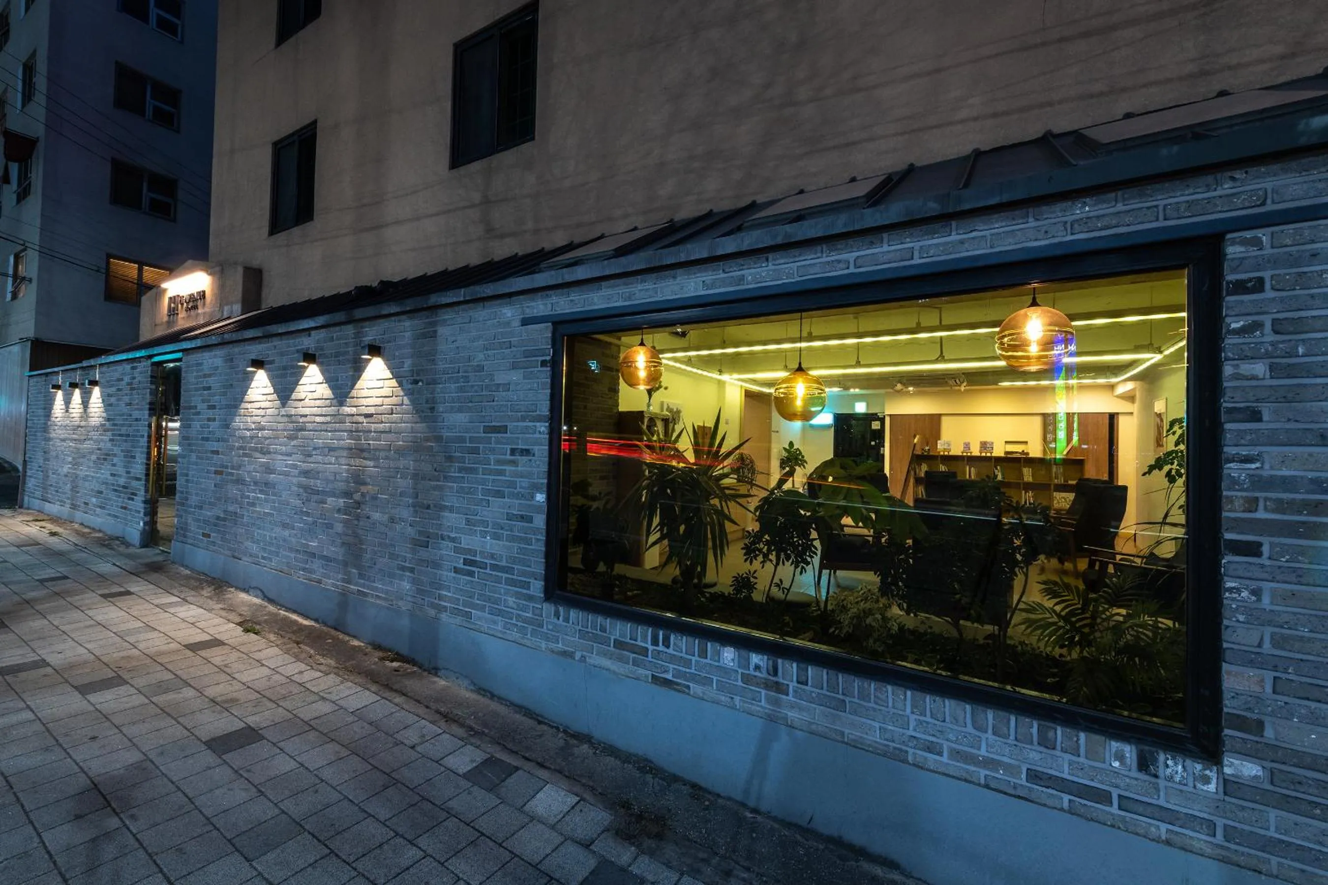 1962 Business Hotel Chuncheon Branch