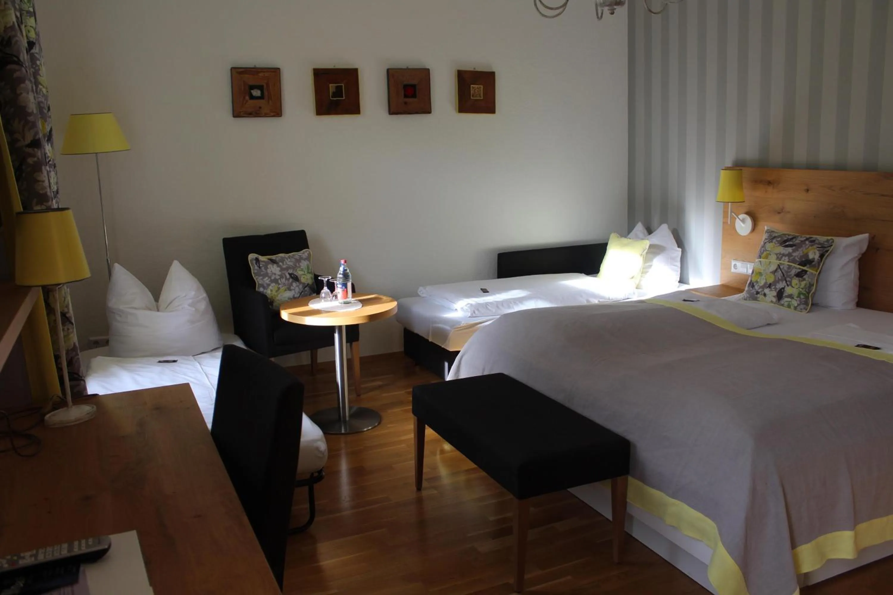 Bed in Goldener Adler Oberried - Hotel & Appartements