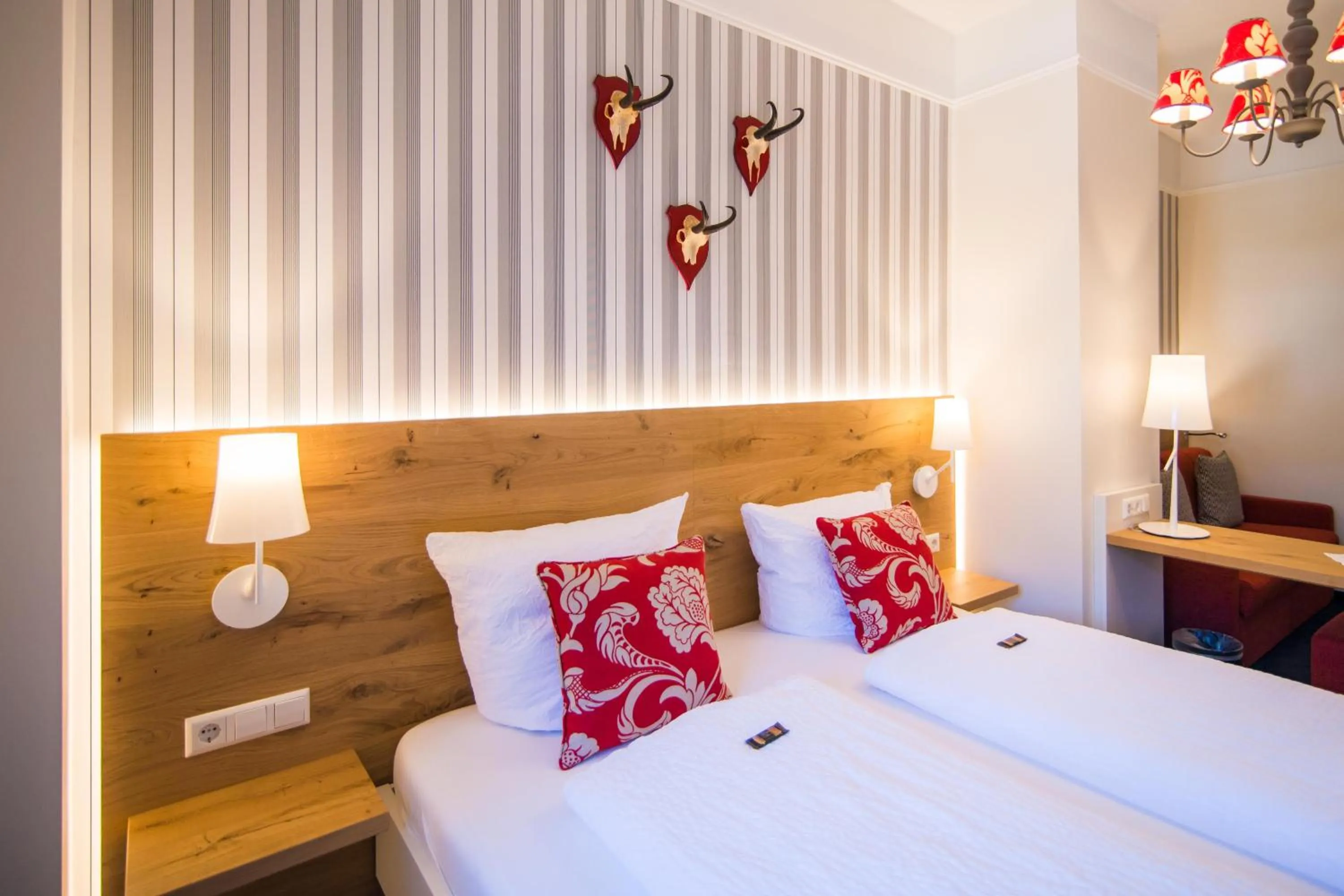 Bed in Goldener Adler Oberried - Hotel & Appartements