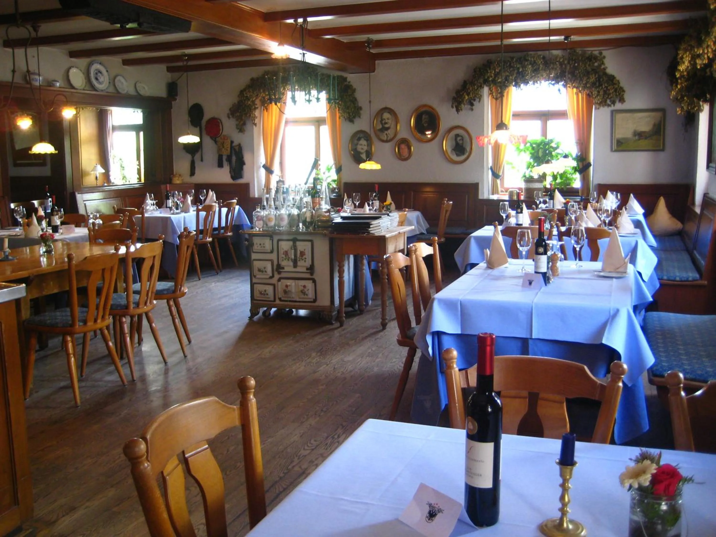Restaurant/places to eat in Goldener Adler Oberried - Hotel & Appartements