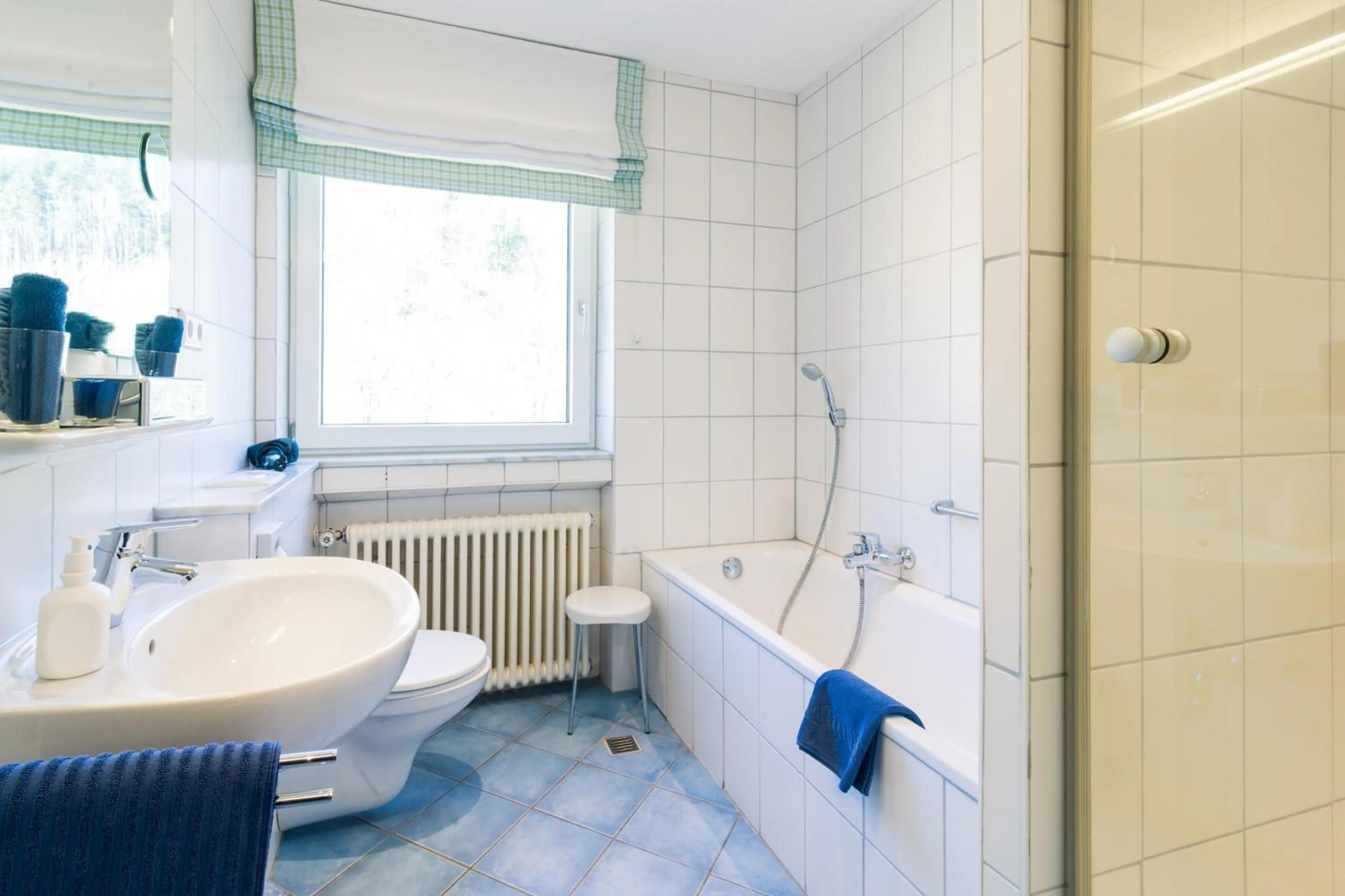 Bathroom in Goldener Adler Oberried - Hotel & Appartements