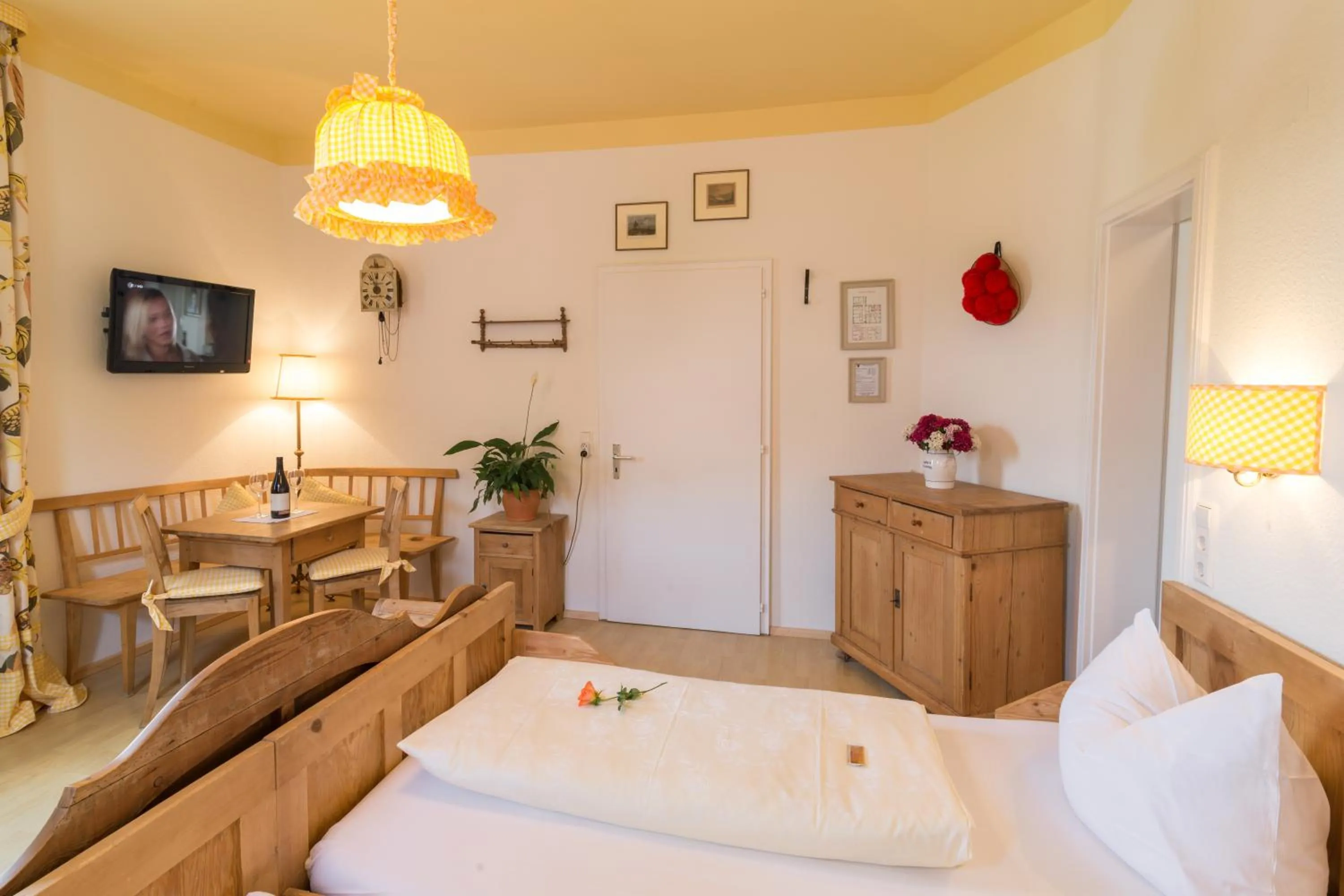 Photo of the whole room, Bed in Goldener Adler Oberried - Hotel & Appartements