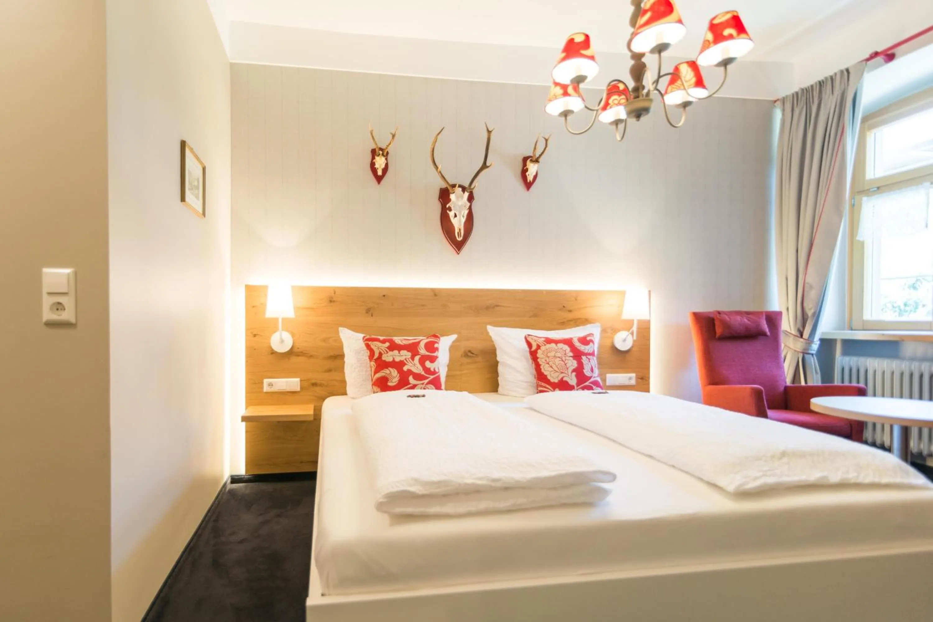 Bed in Goldener Adler Oberried - Hotel & Appartements