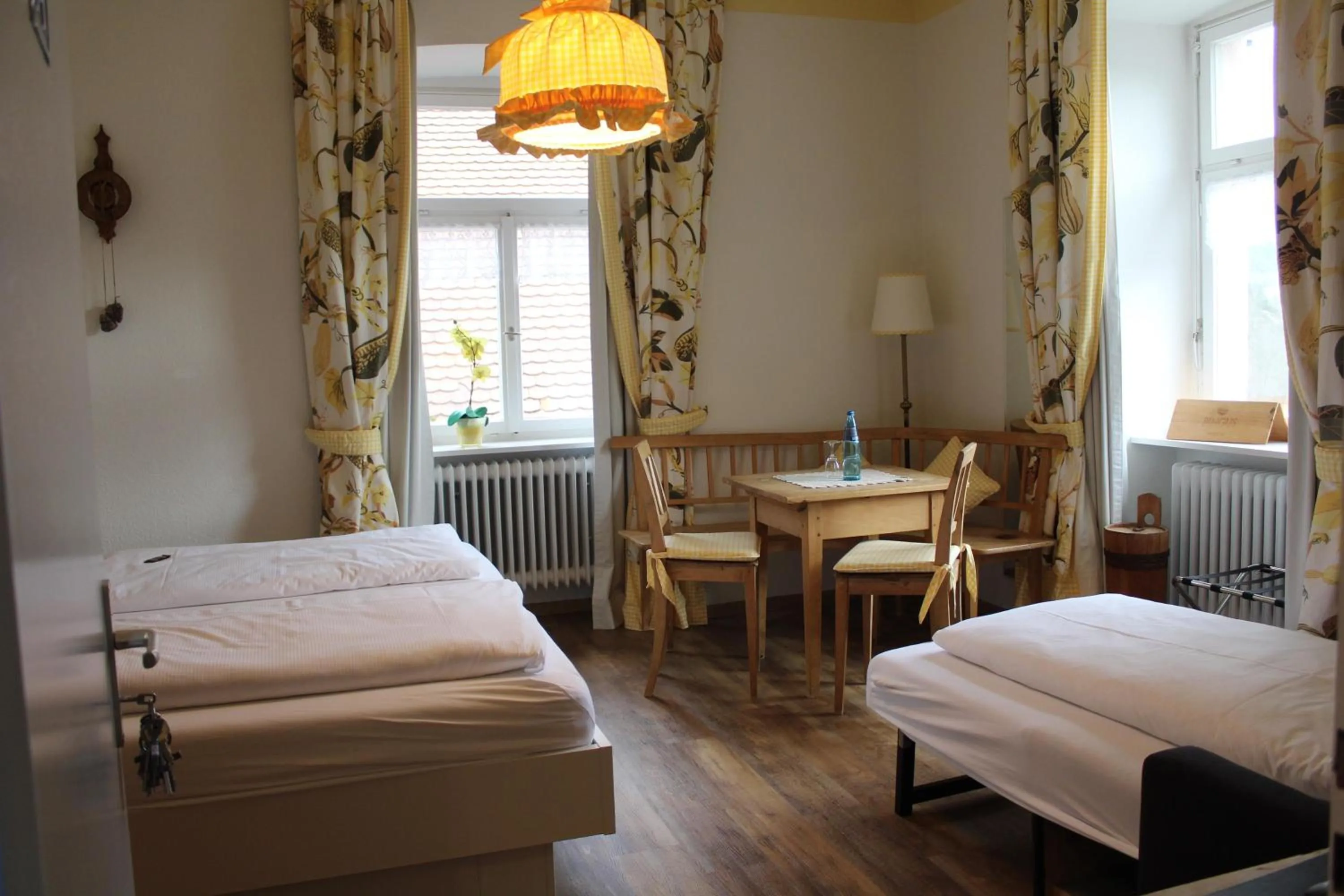 Bed in Goldener Adler Oberried - Hotel & Appartements