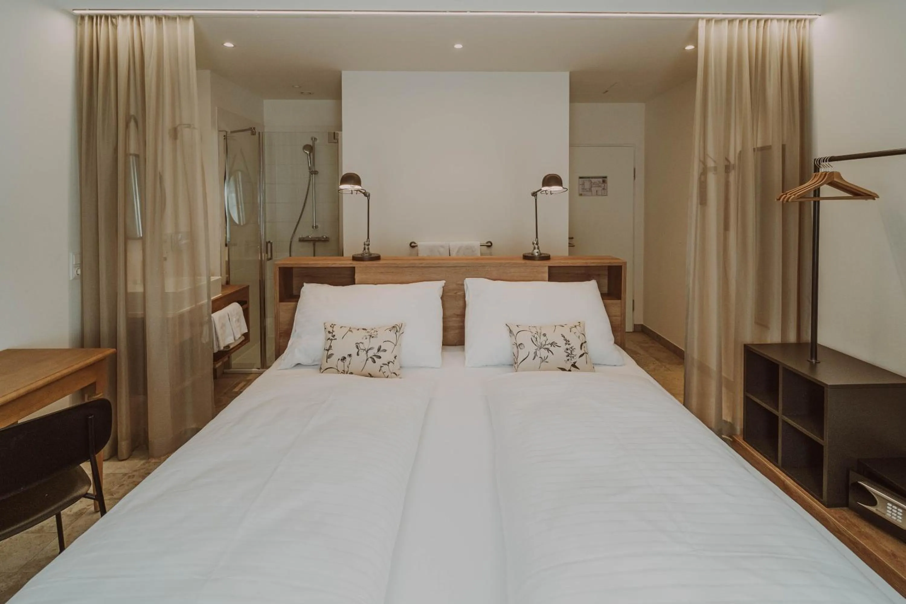 Photo of the whole room, Bed in Burghotel Schlaining