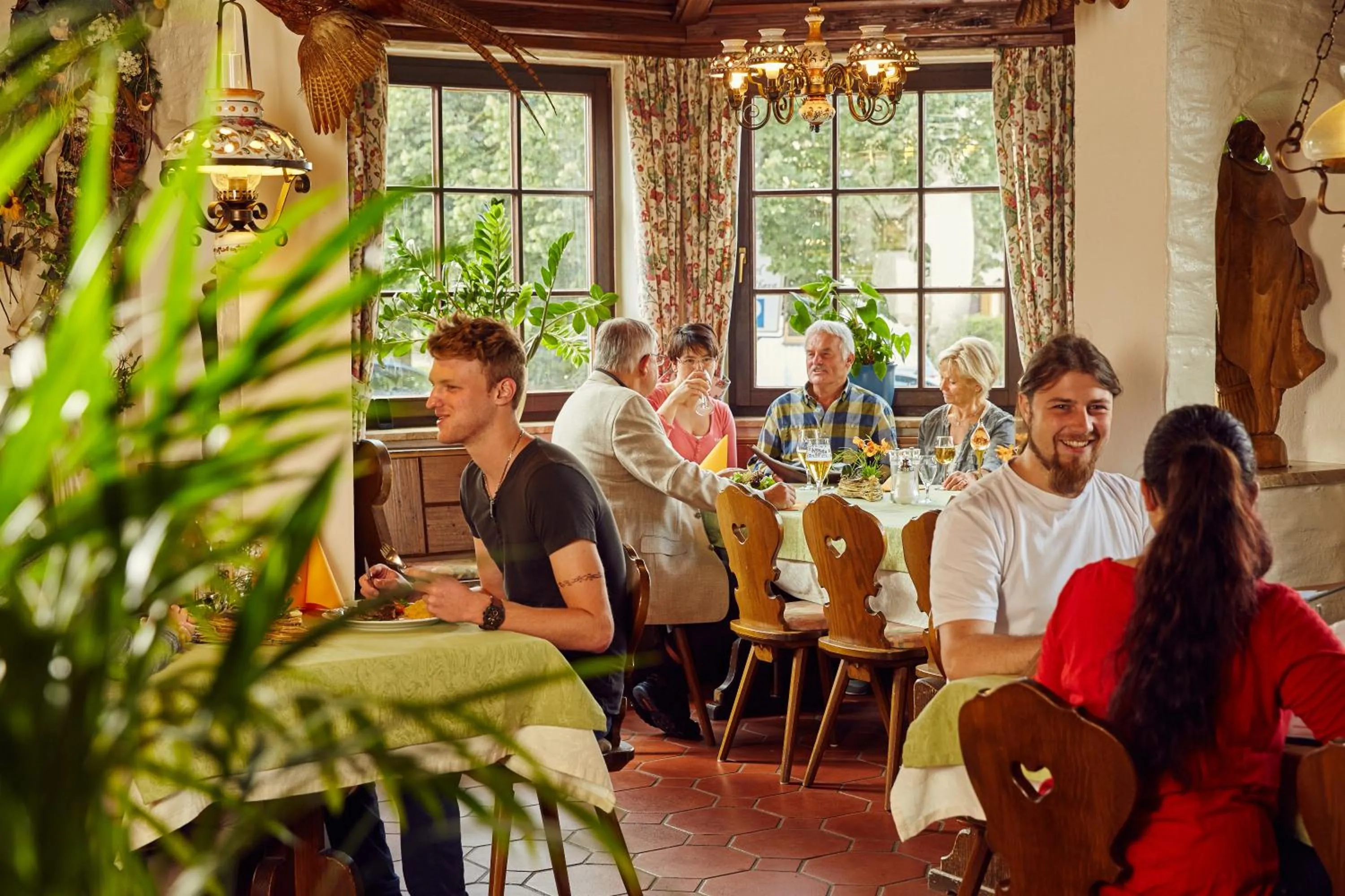 Restaurant/places to eat in Hotel Schloßberg