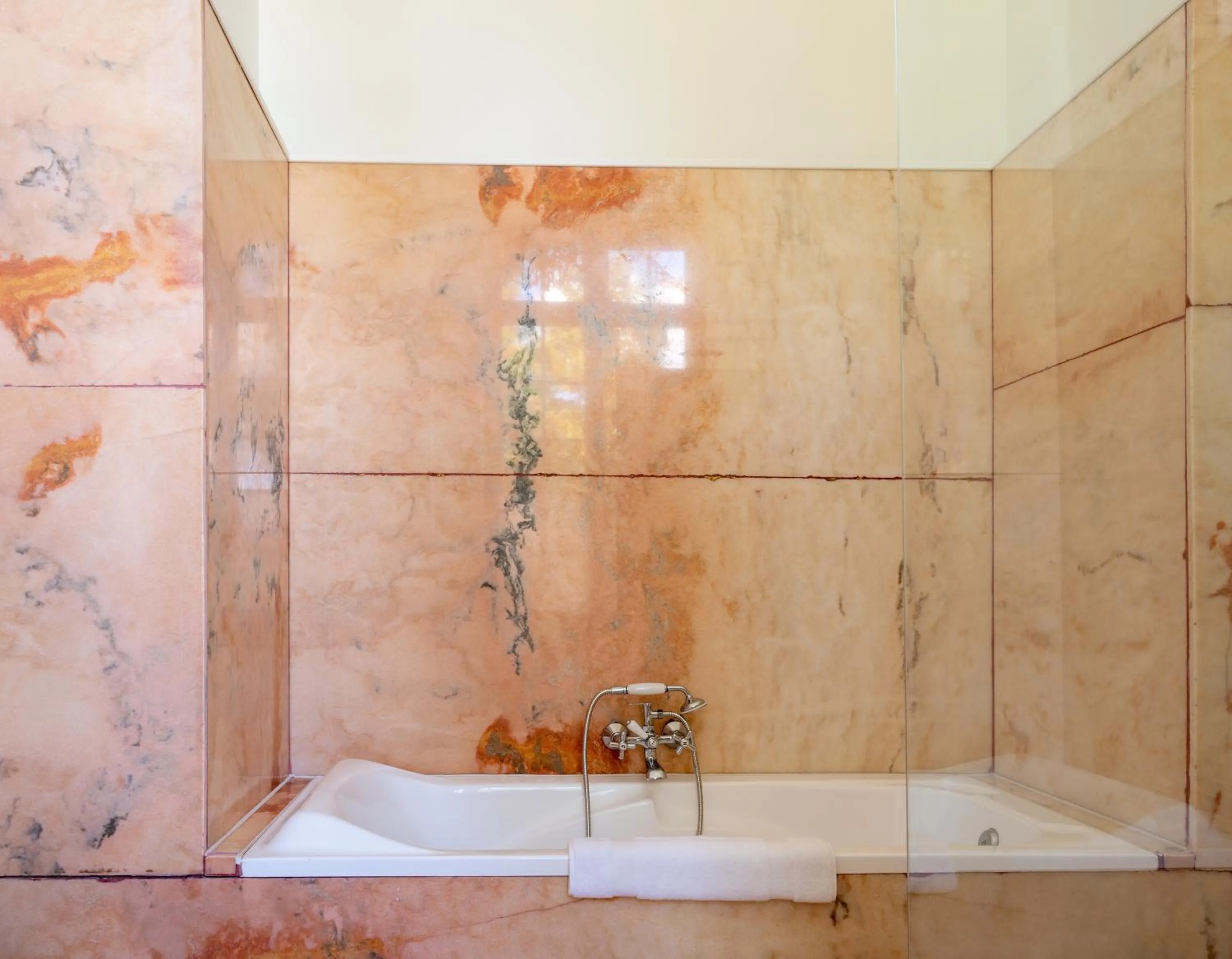 Bathroom in Château Destinée