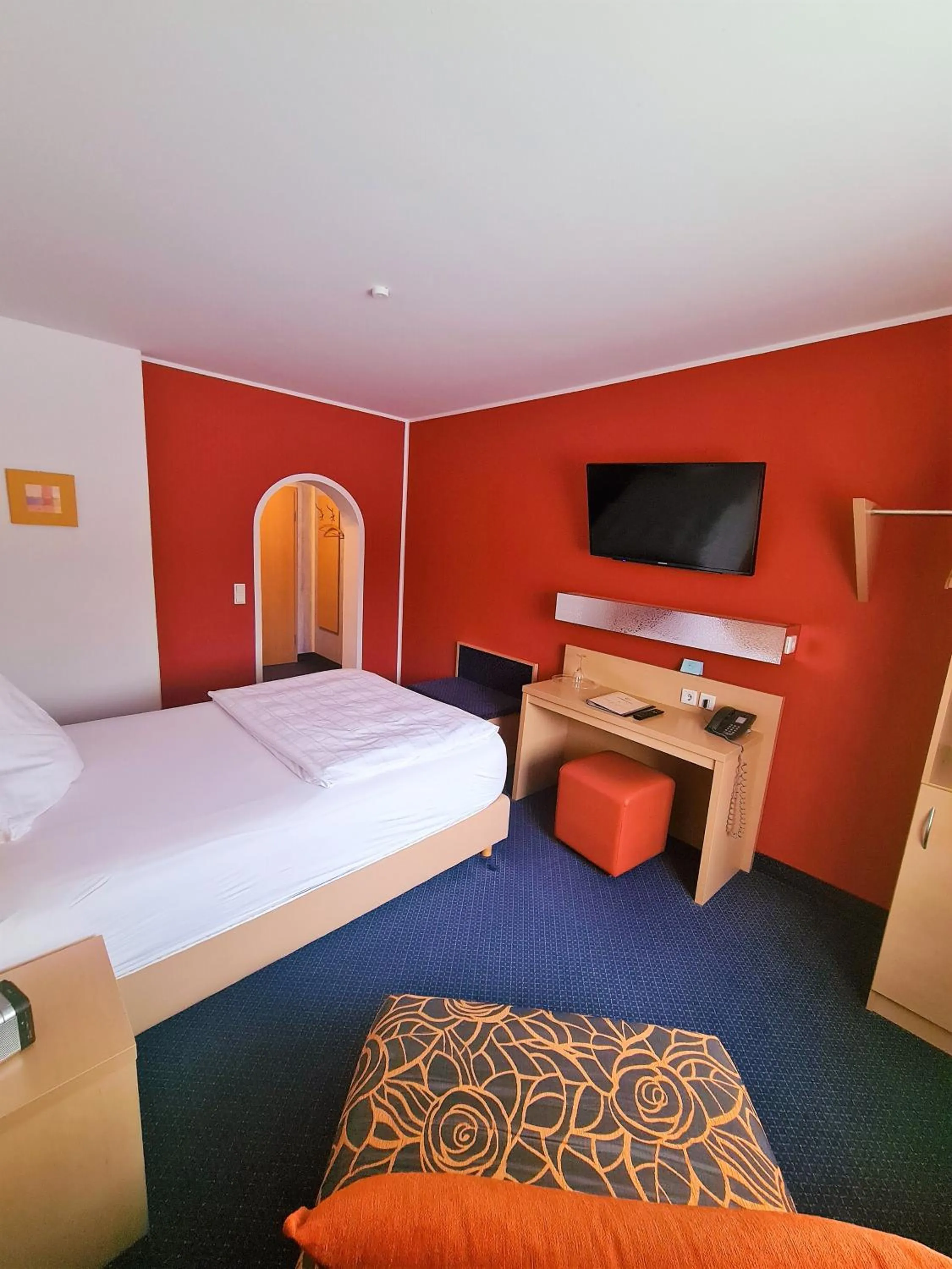 Photo of the whole room, Bed in Hotel Silberhorn