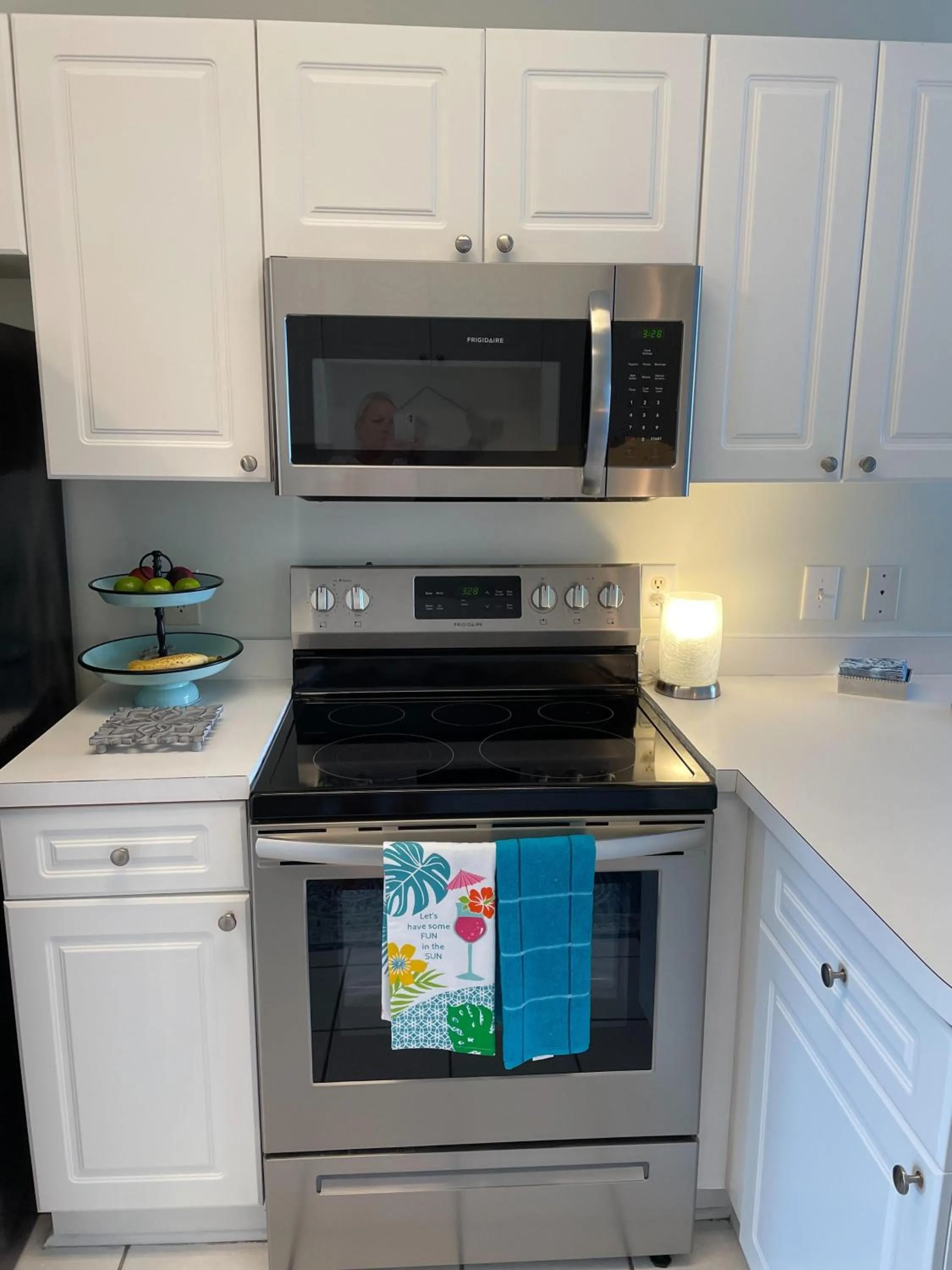 Kitchen or kitchenette in Magnolia Place by Palmetto Vacations