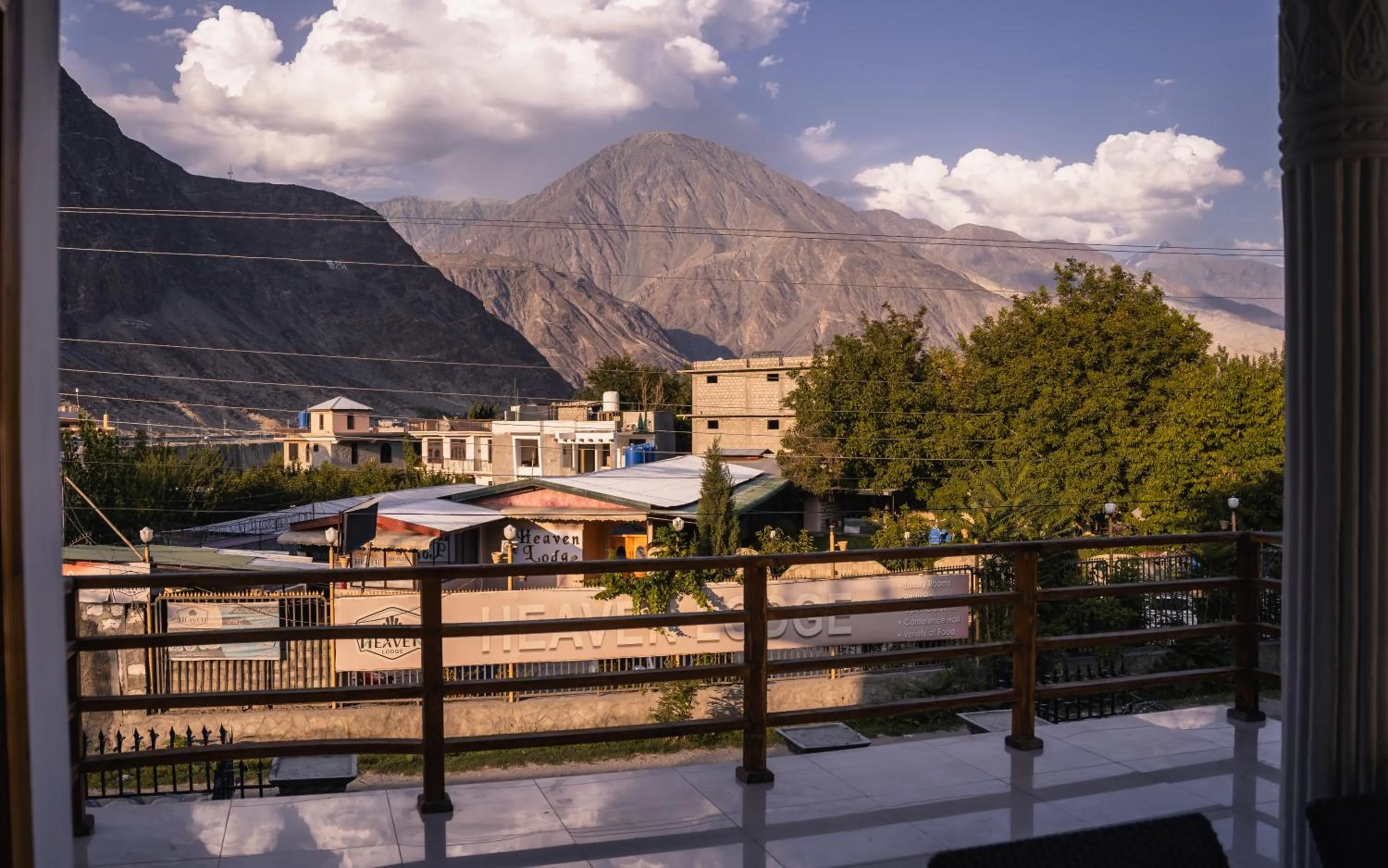 Balcony/Terrace in ISLE OF HIGHLAND TOURS Guest House