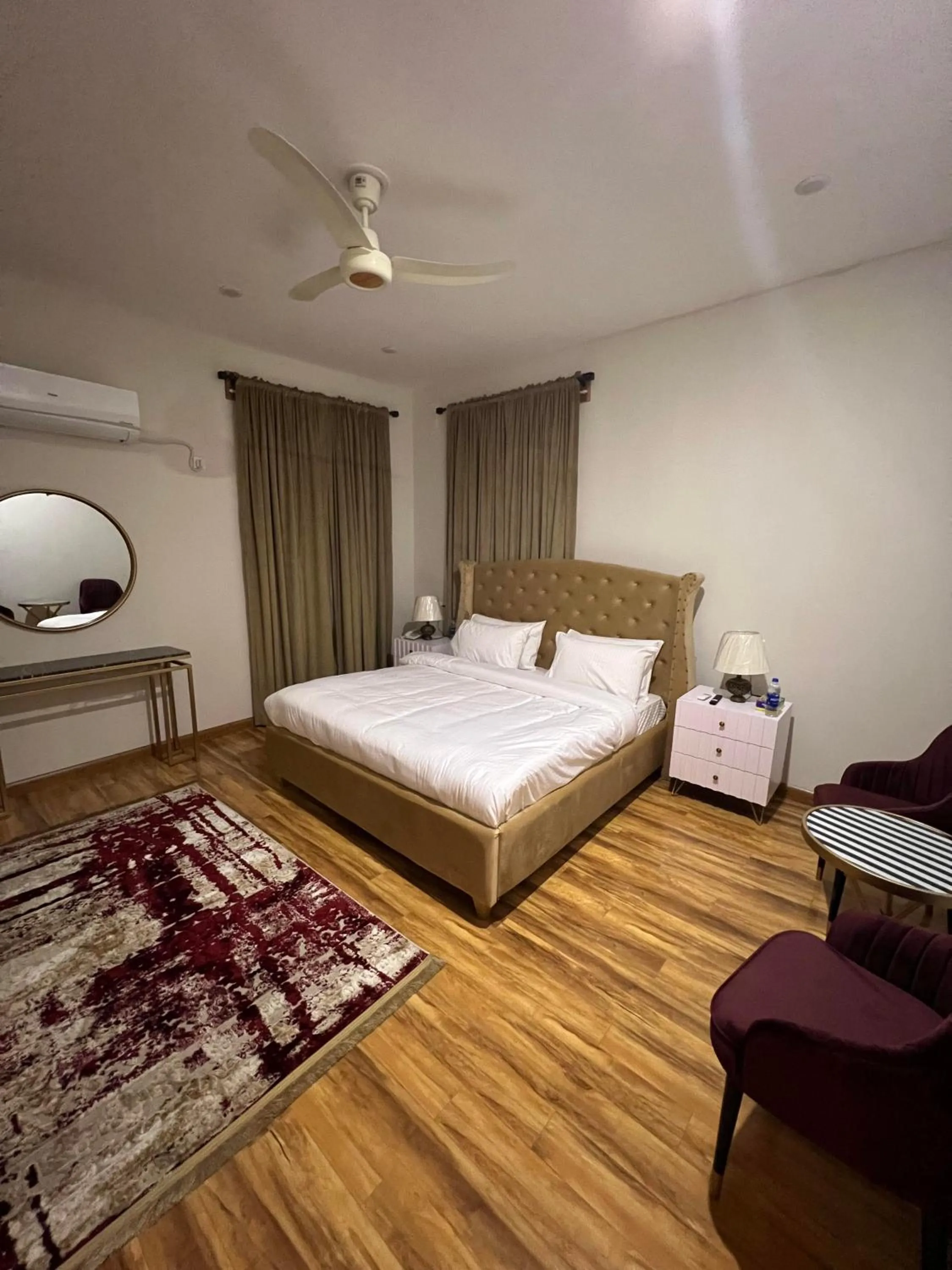 Photo of the whole room, Bed in ISLE OF HIGHLAND TOURS Guest House