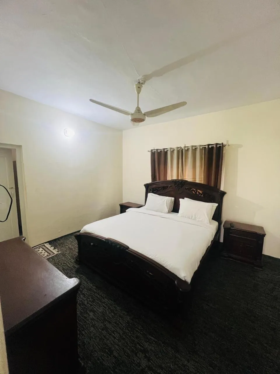 Bed in ISLE OF HIGHLAND TOURS Guest House