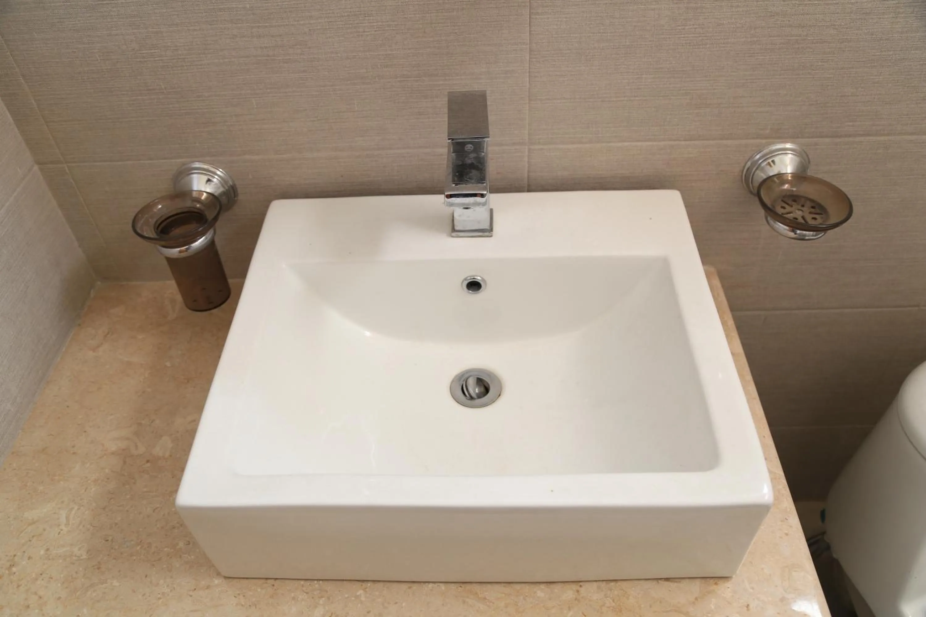 Toilet in ISLE OF HIGHLAND TOURS Guest House