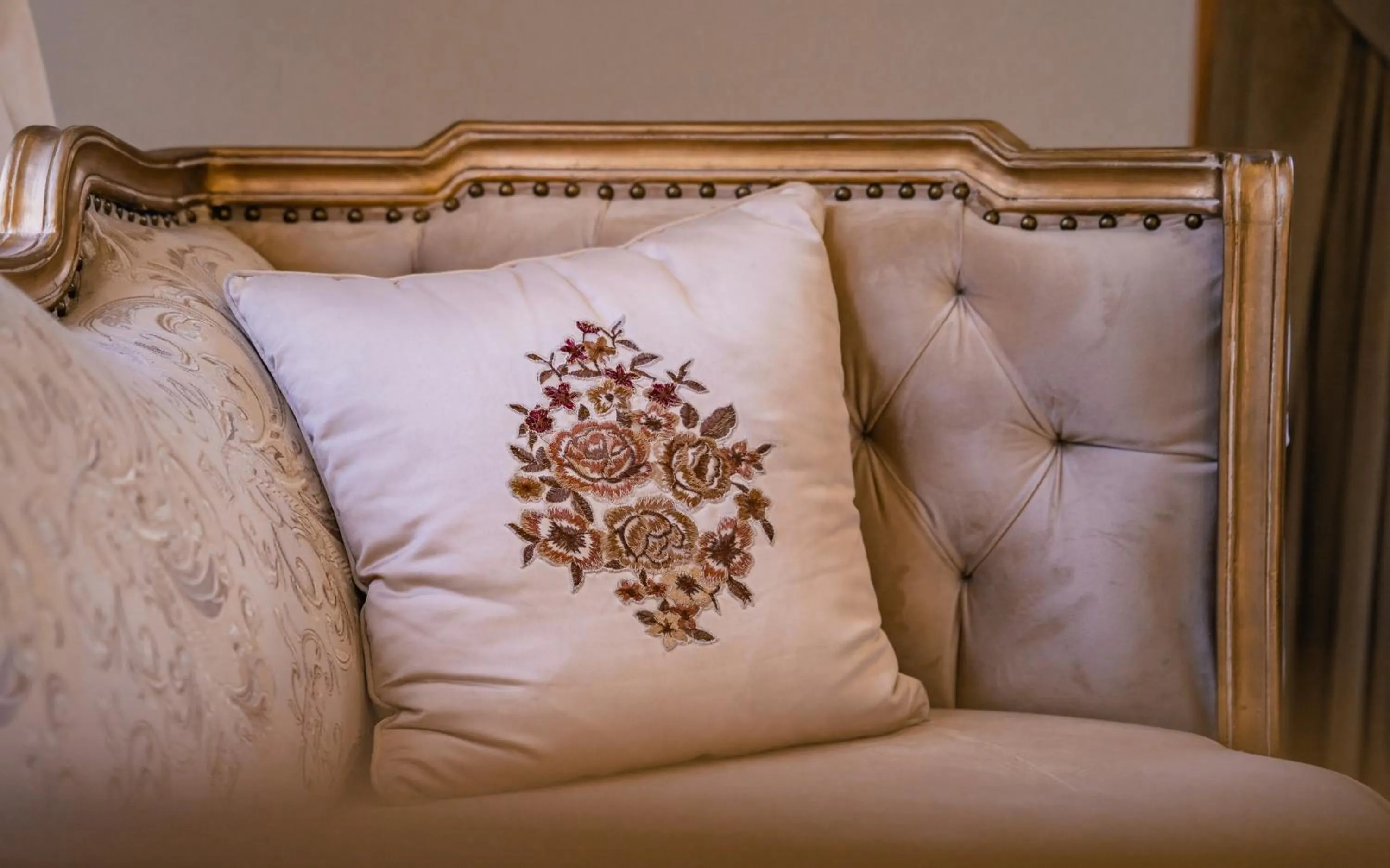 Living room in ISLE OF HIGHLAND TOURS Guest House