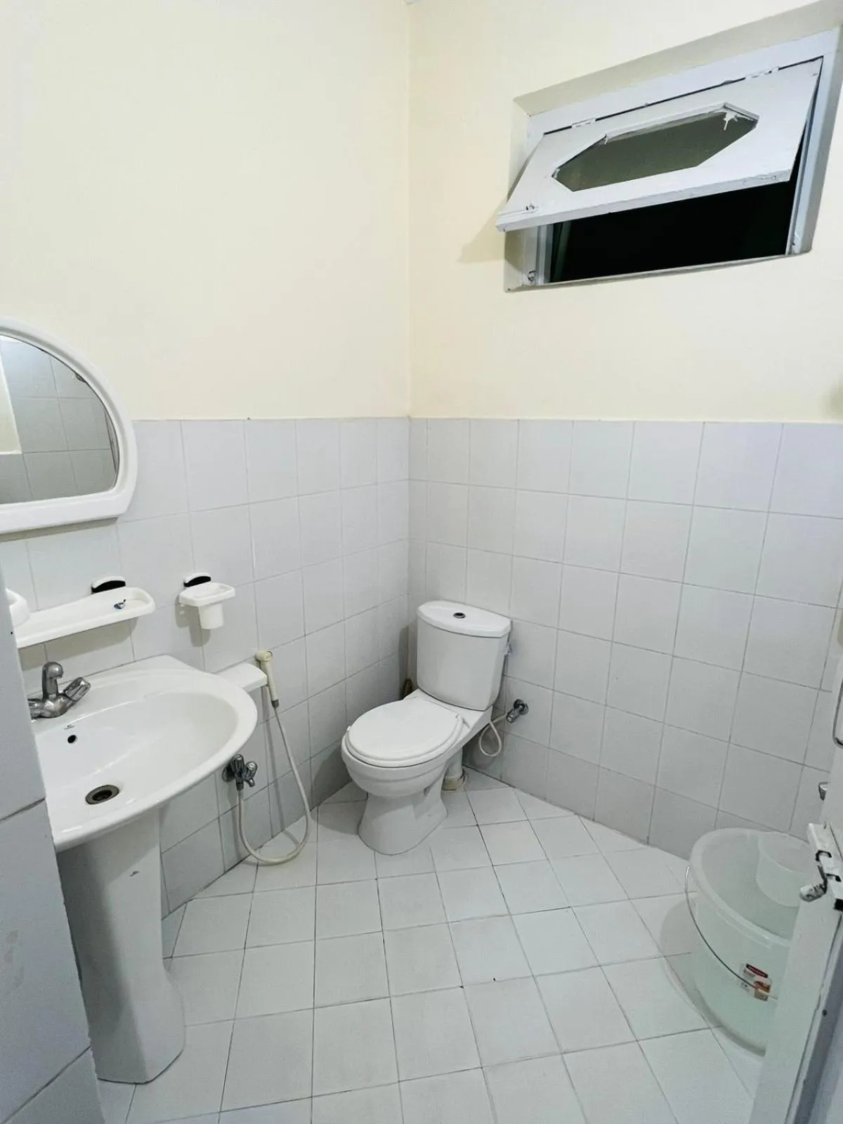 Shower in ISLE OF HIGHLAND TOURS Guest House