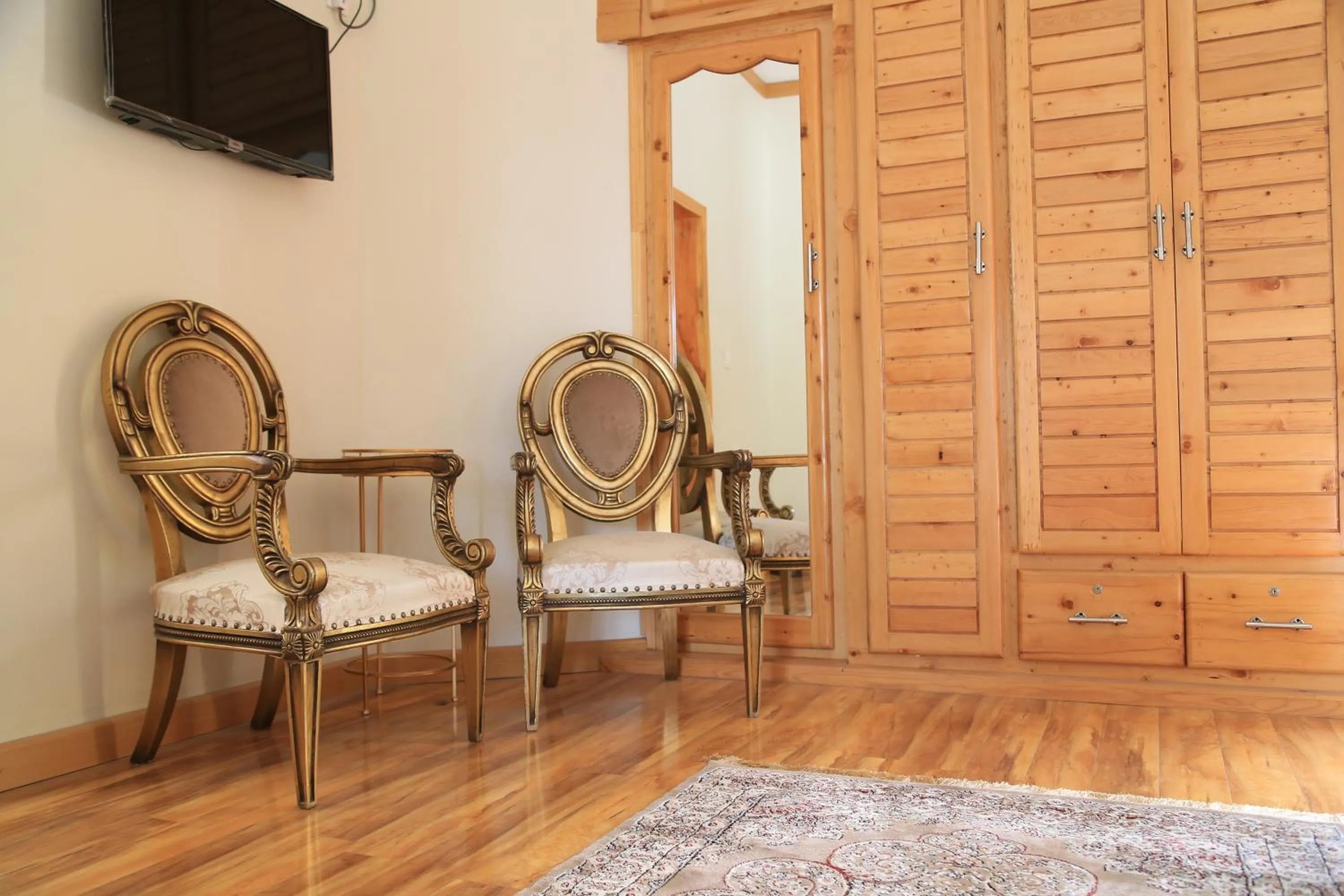 Decorative detail in ISLE OF HIGHLAND TOURS Guest House