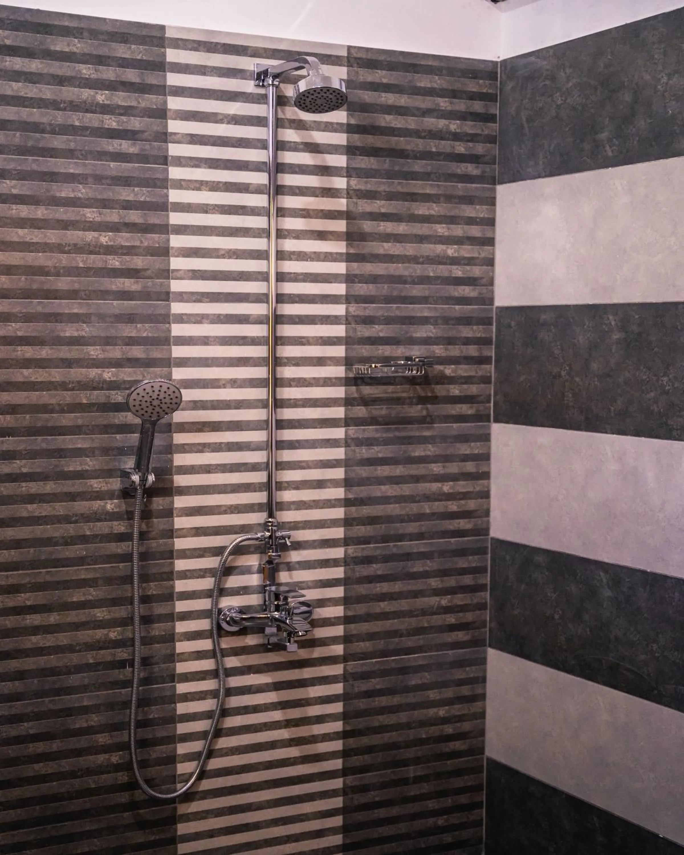 Bathroom in ISLE OF HIGHLAND TOURS Guest House