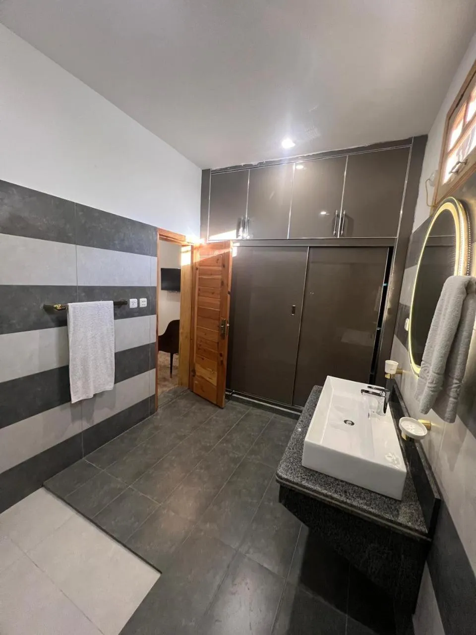 Bathroom in ISLE OF HIGHLAND TOURS Guest House