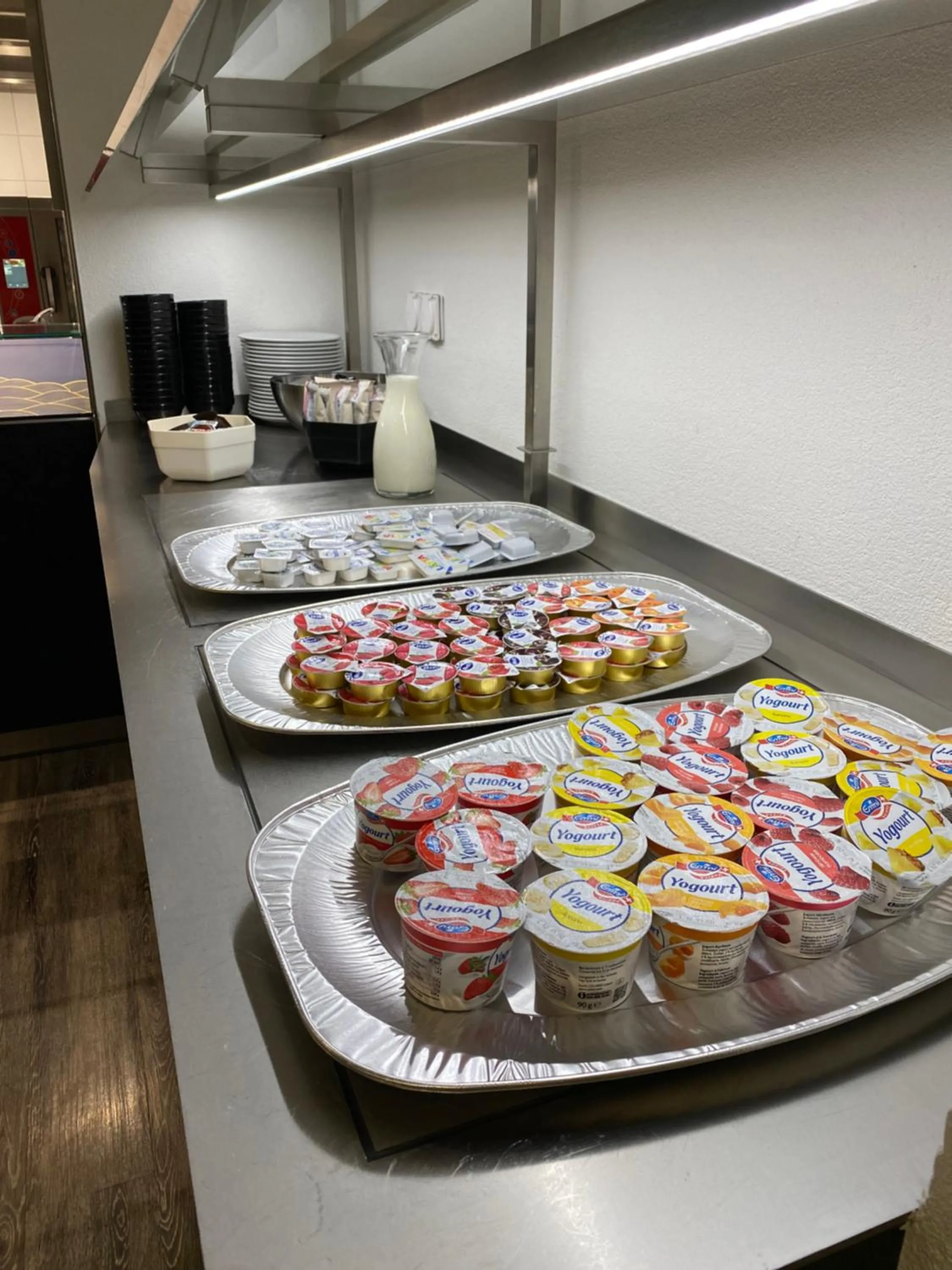 Continental breakfast in K BUSINESS