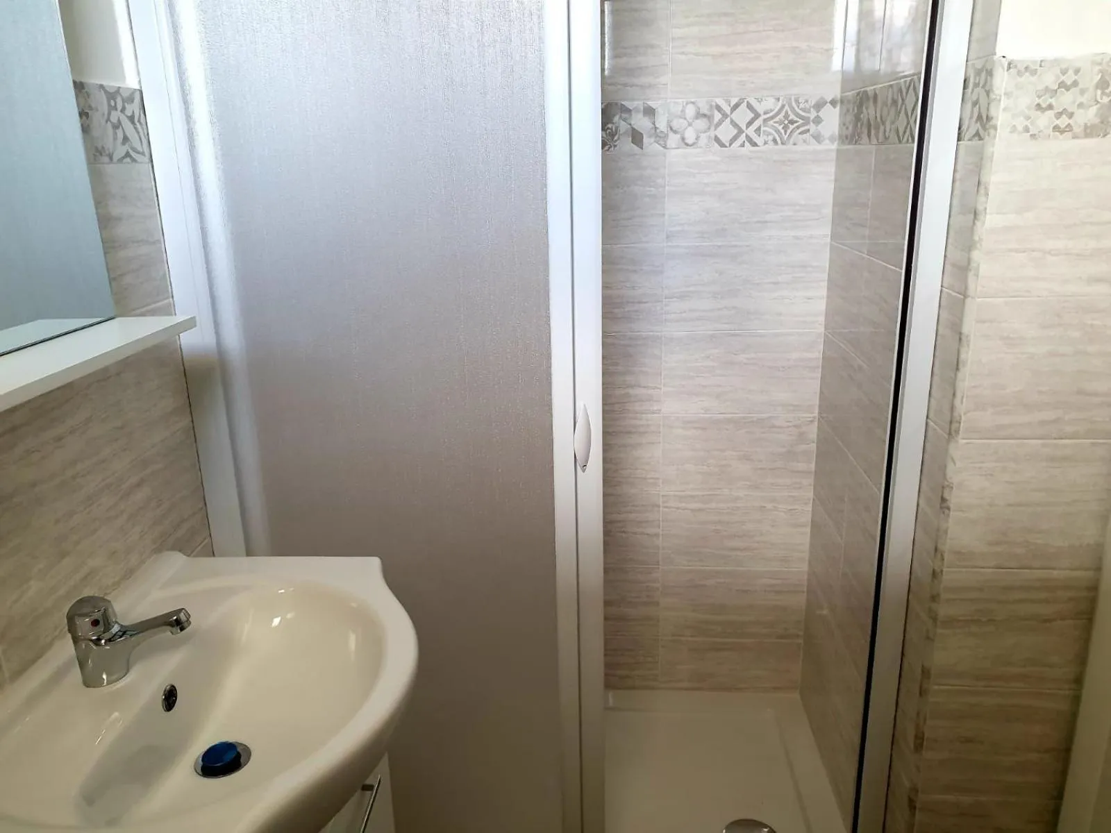 Shower in B&B Collemare