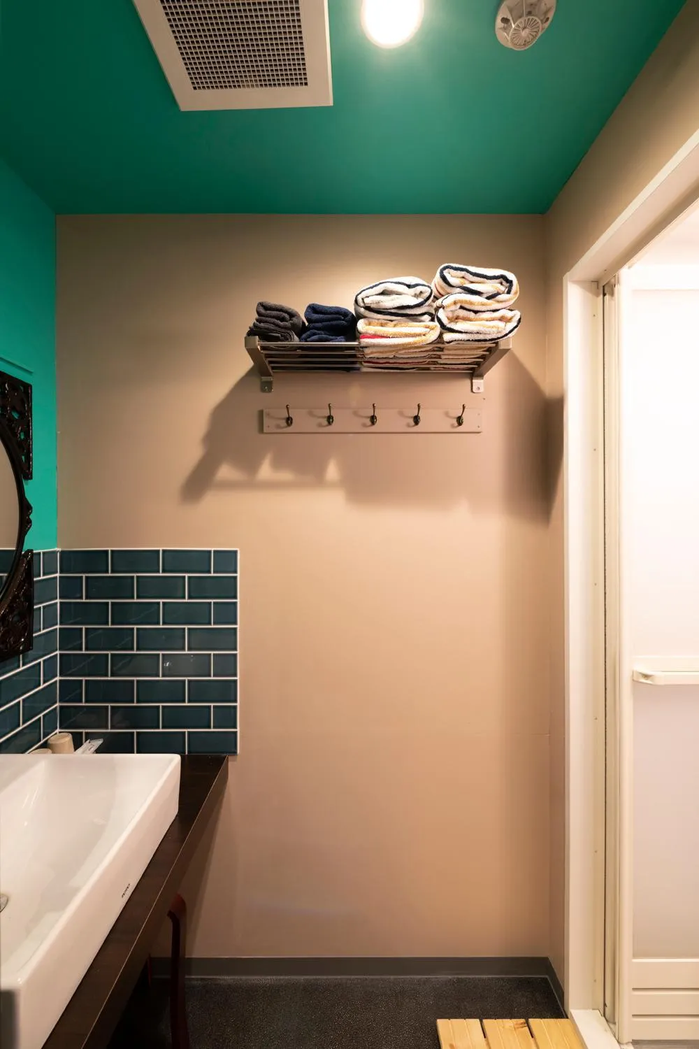 Bathroom in Room Inn Shanghai 横浜中華街 Room3