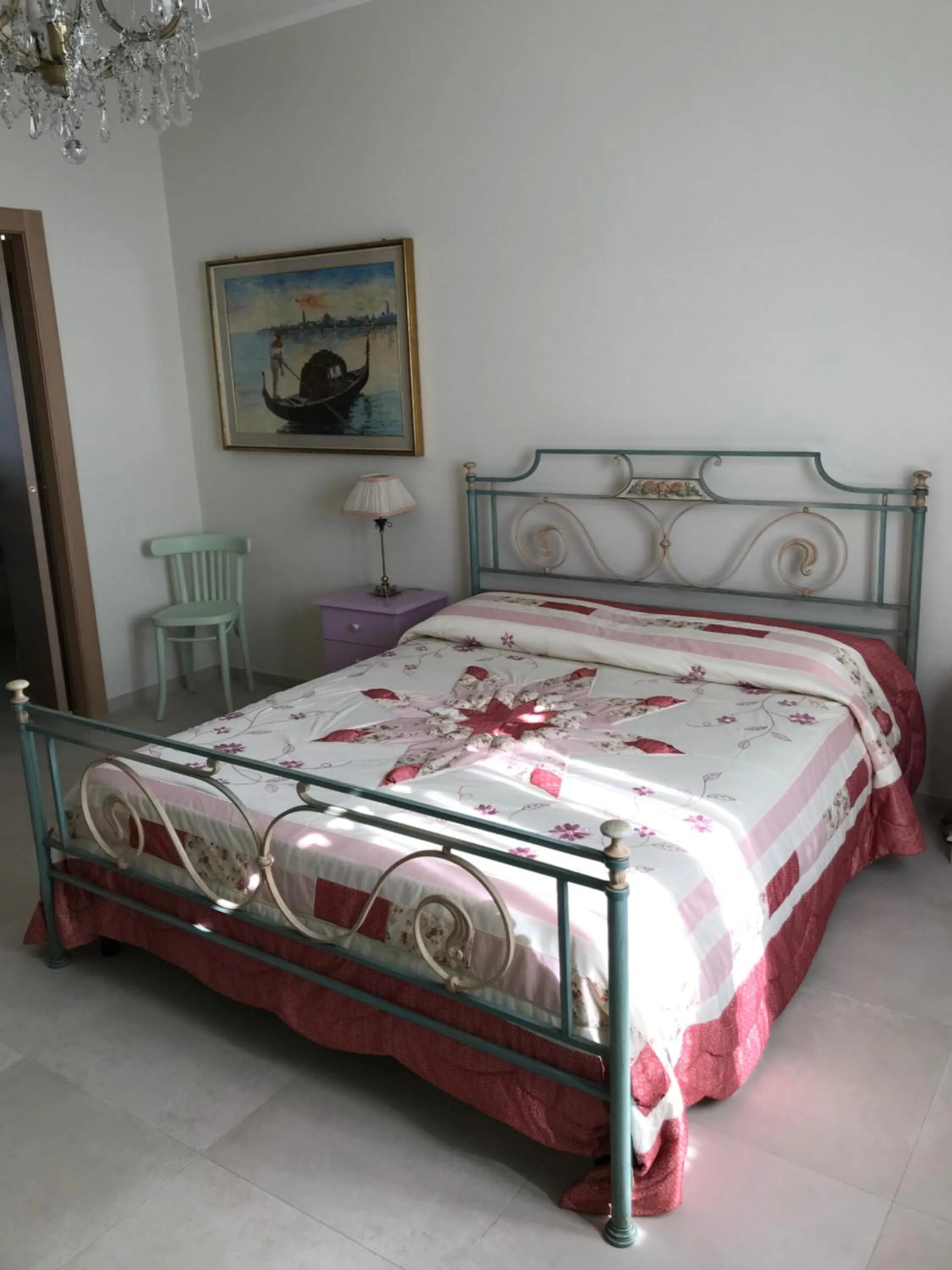 Bathroom, Bed in B&B Bee