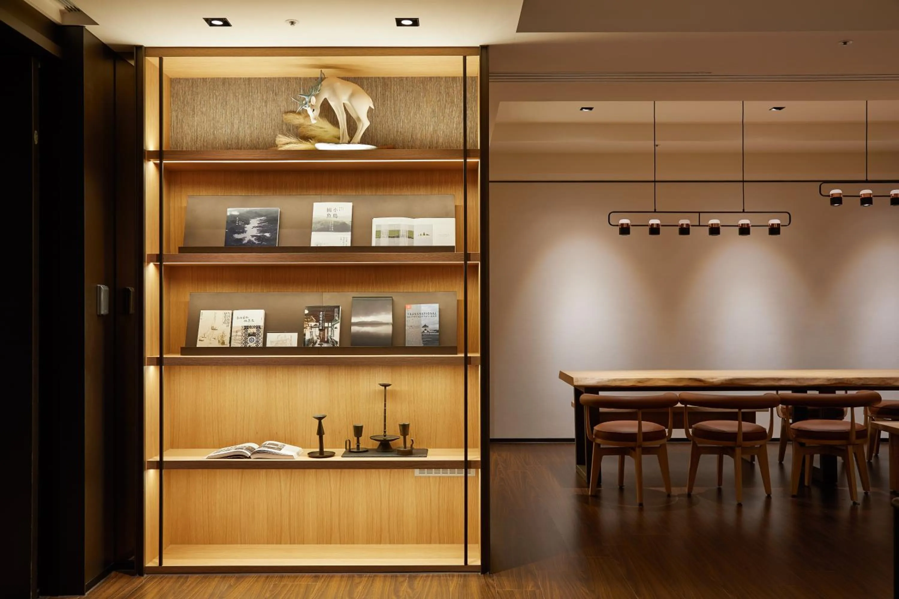 Lounge or bar in MGH Mitsui Garden Hotel Taipei Zhongxiao