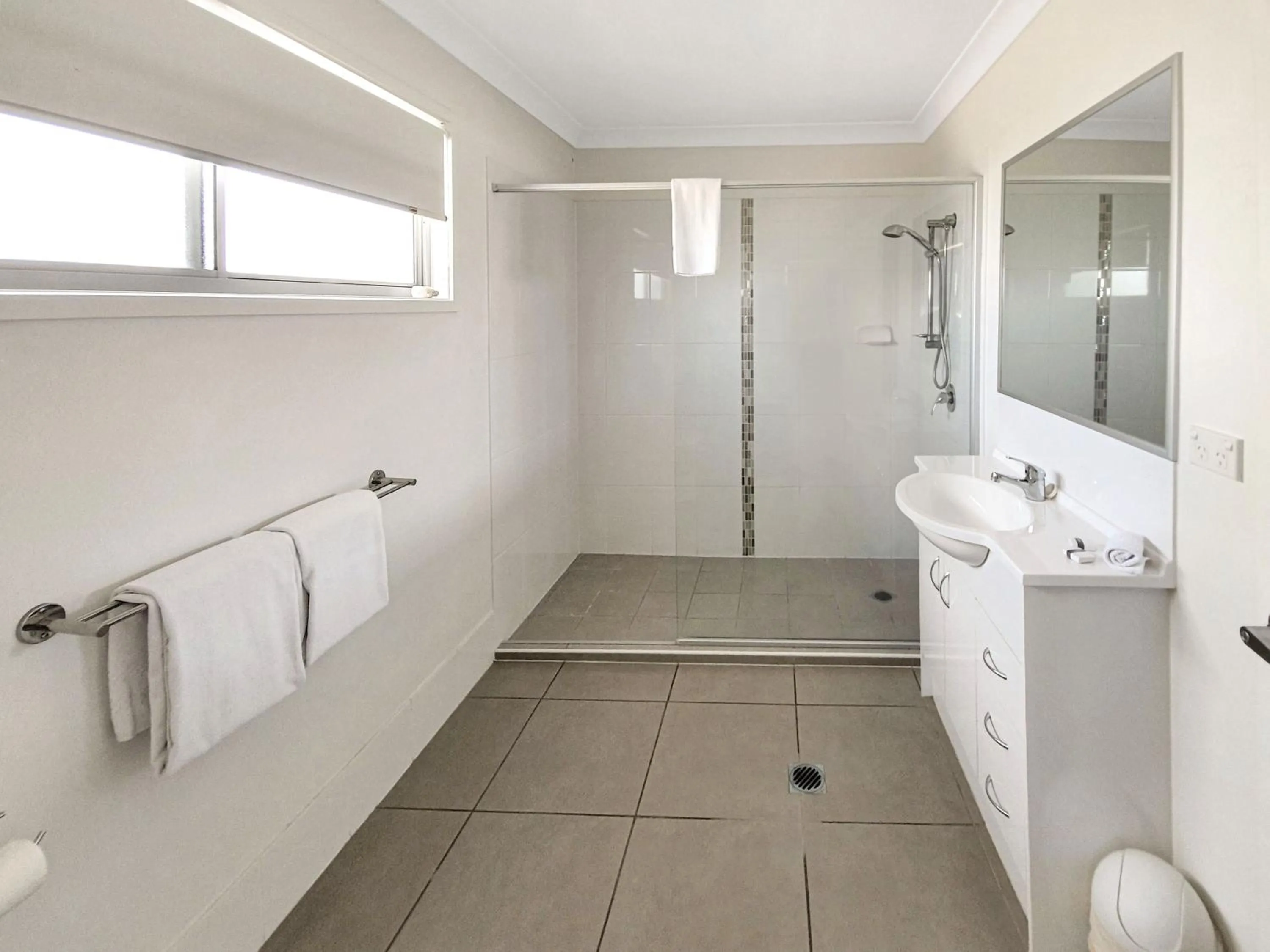 Bathroom in Lillypilly Apartments