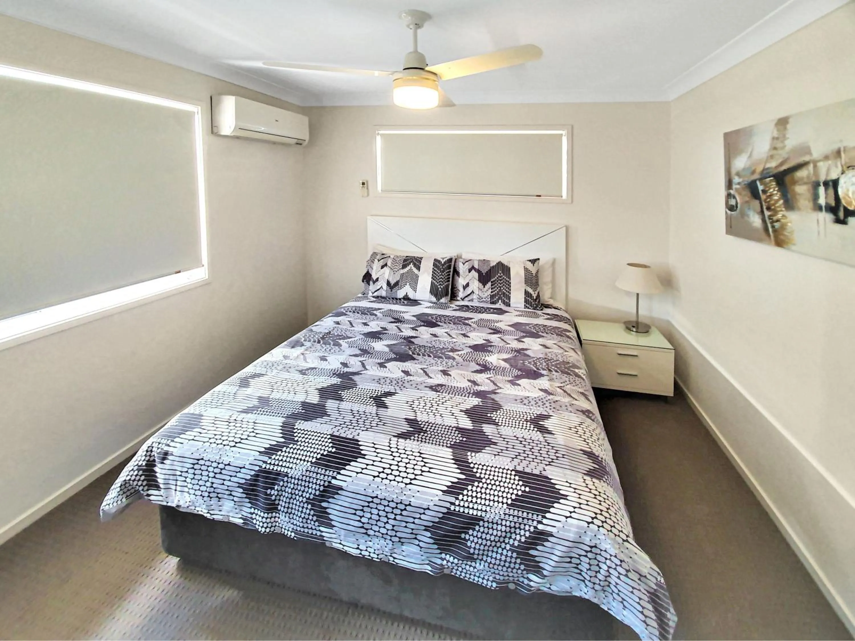 Bedroom, Bed in Lillypilly Apartments