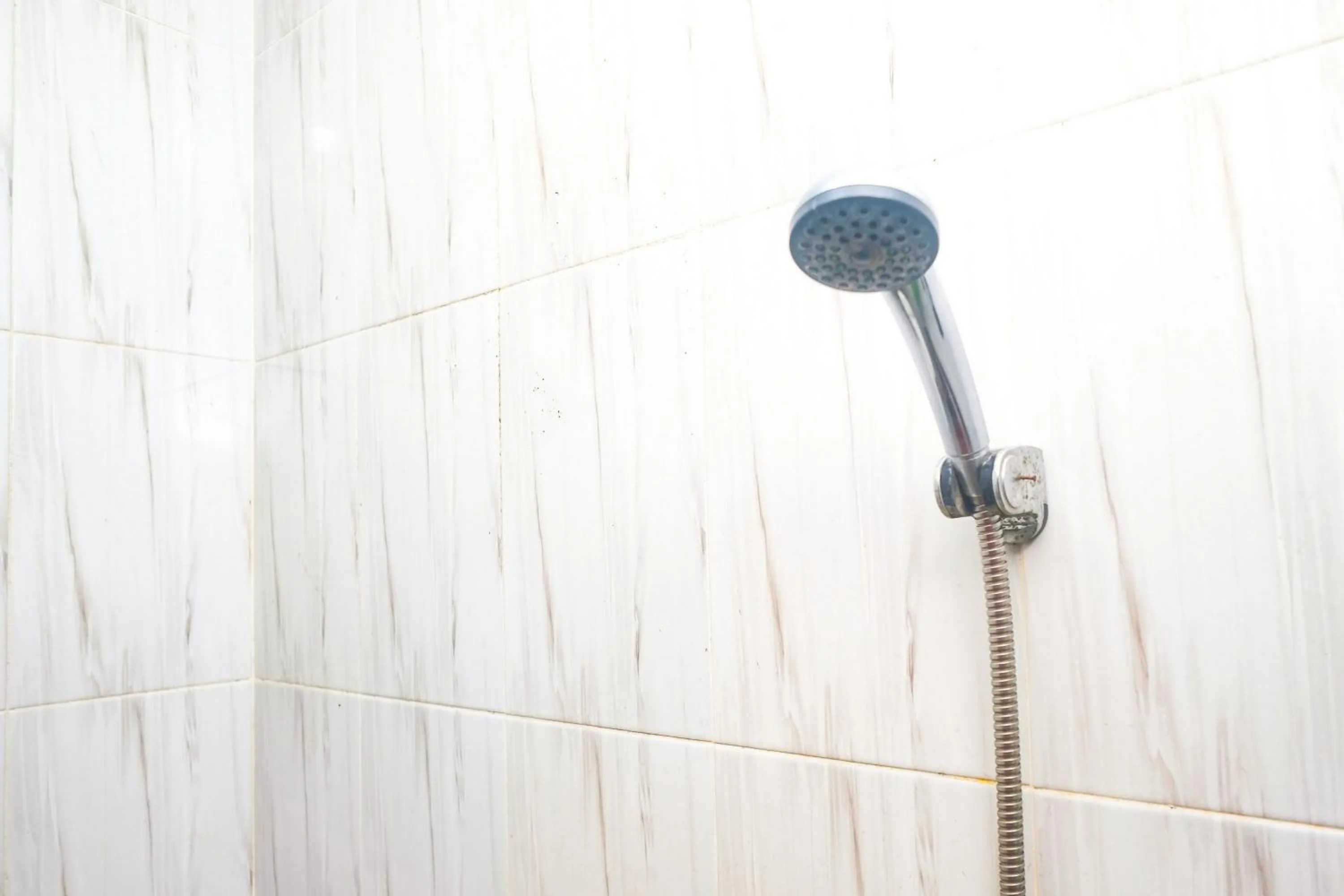 Bathroom in RedDoorz @ Jalan Kedawung