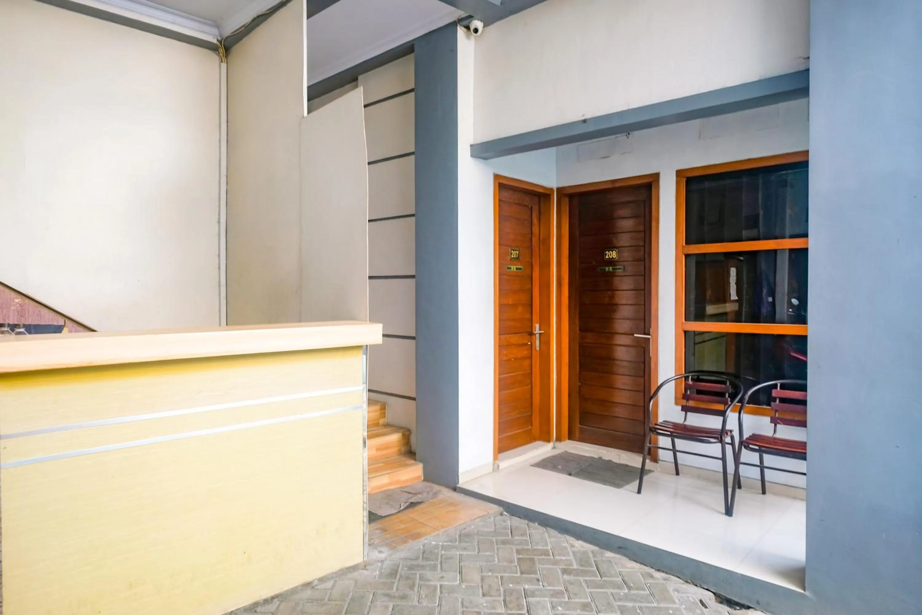 Lobby or reception in RedDoorz @ Jalan Kedawung