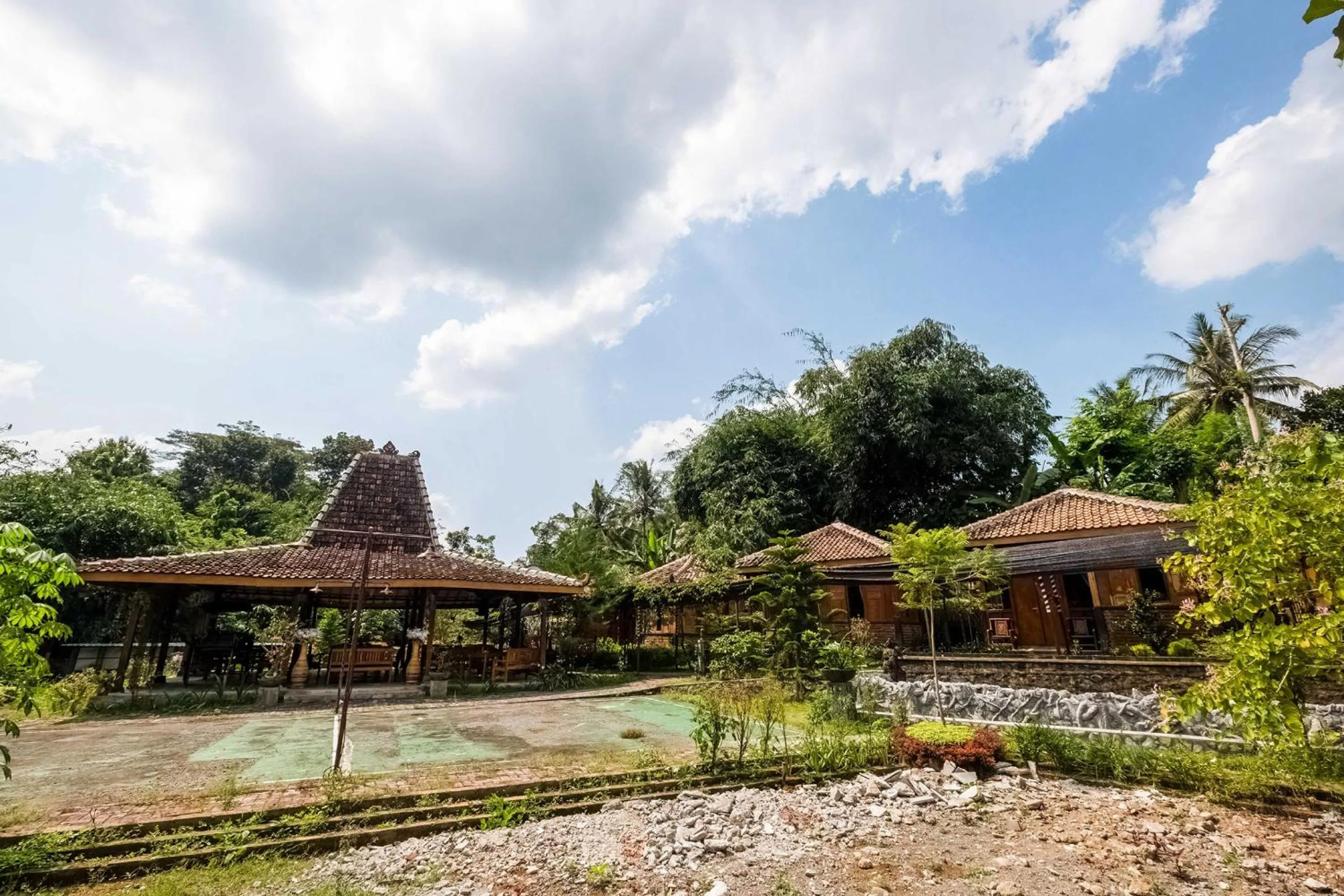 Facade/entrance in Hotel O Pondok Inspirasi Minggir