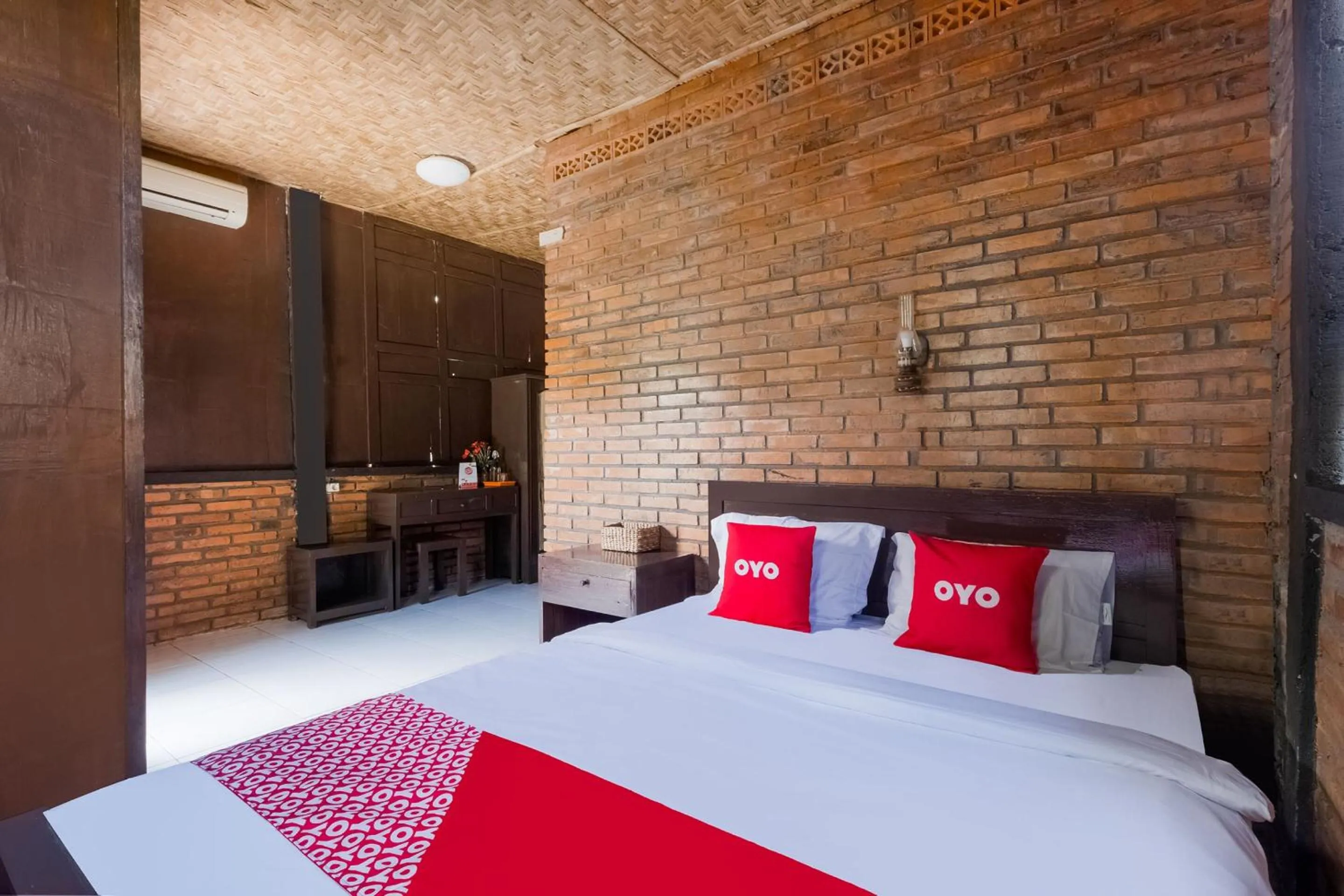 Bedroom, Bed in Hotel O Pondok Inspirasi Minggir