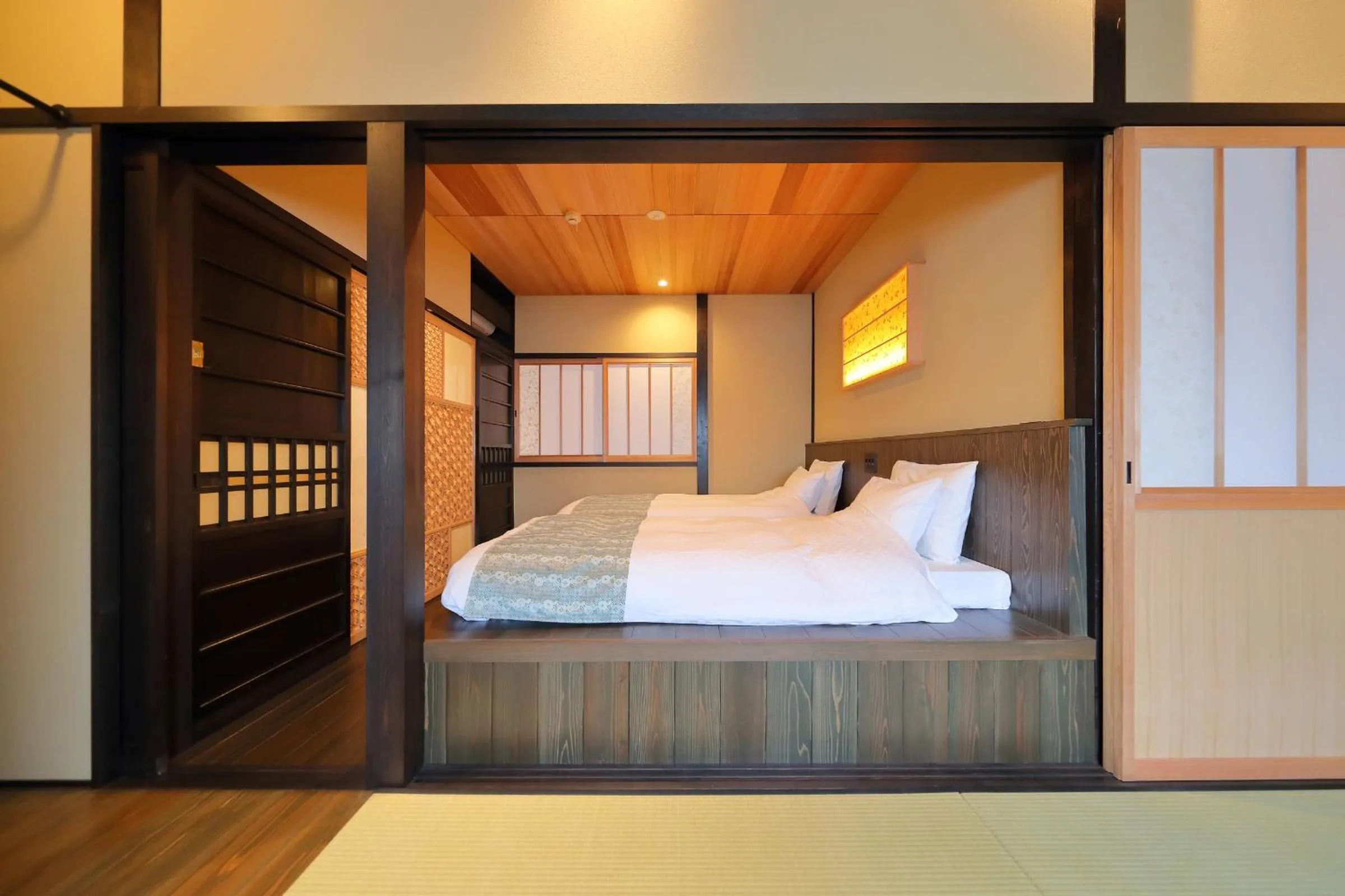 Bedroom, Bed in Kyo no oozora SAIKA