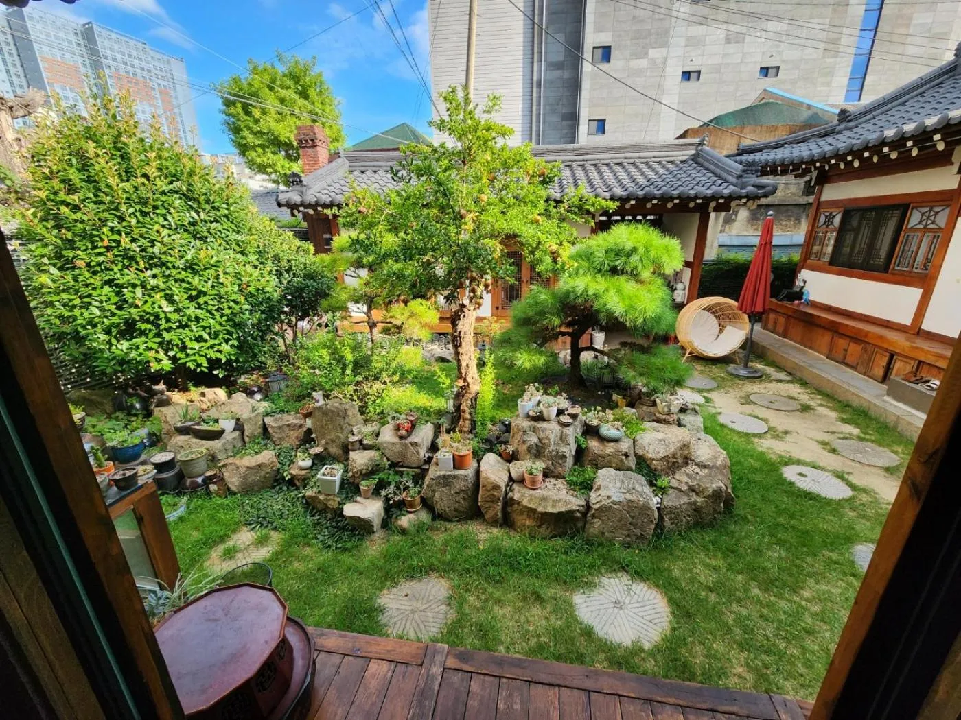 Garden view in Hanok1957