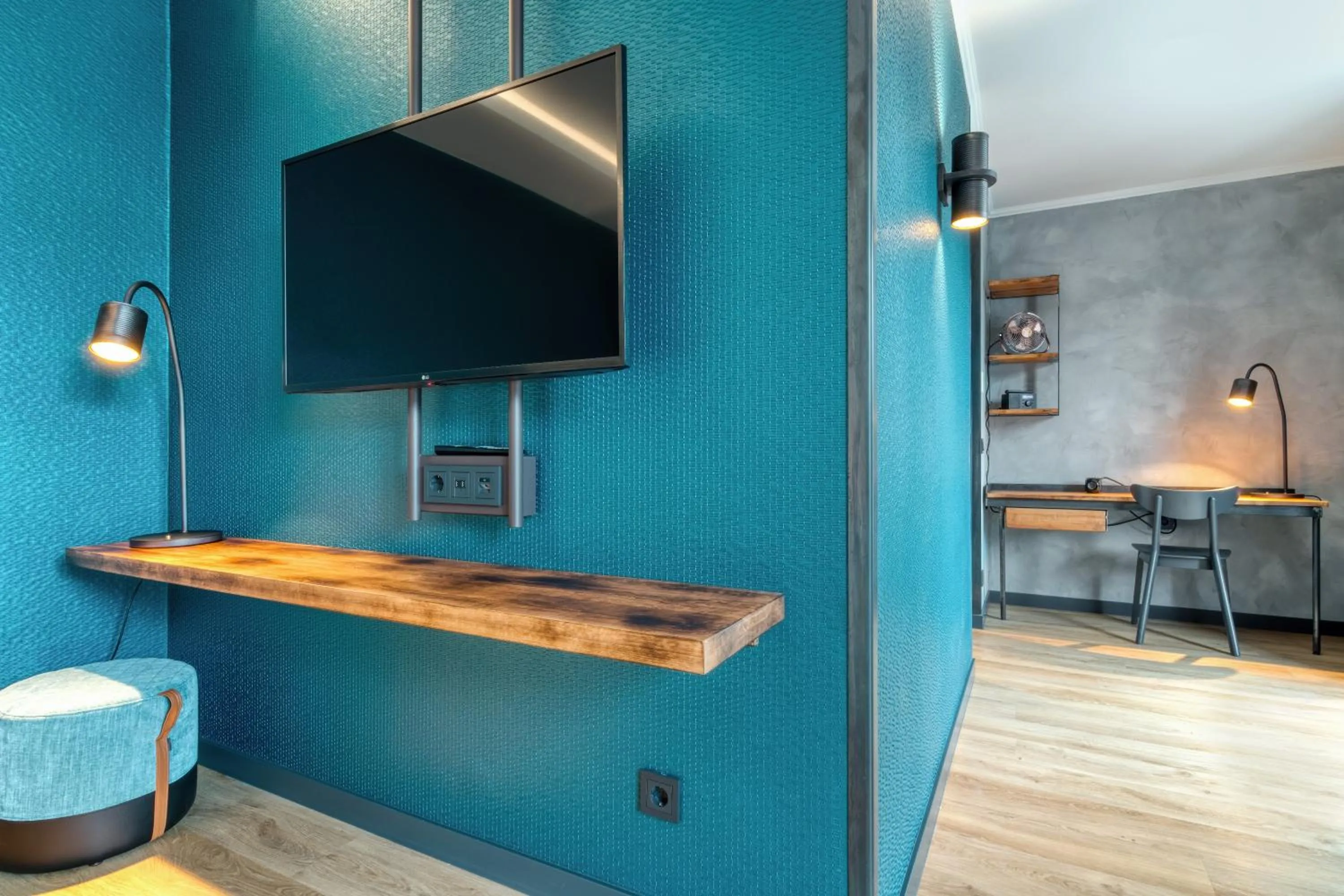 TV and multimedia in Unsöld's Factory Hotel