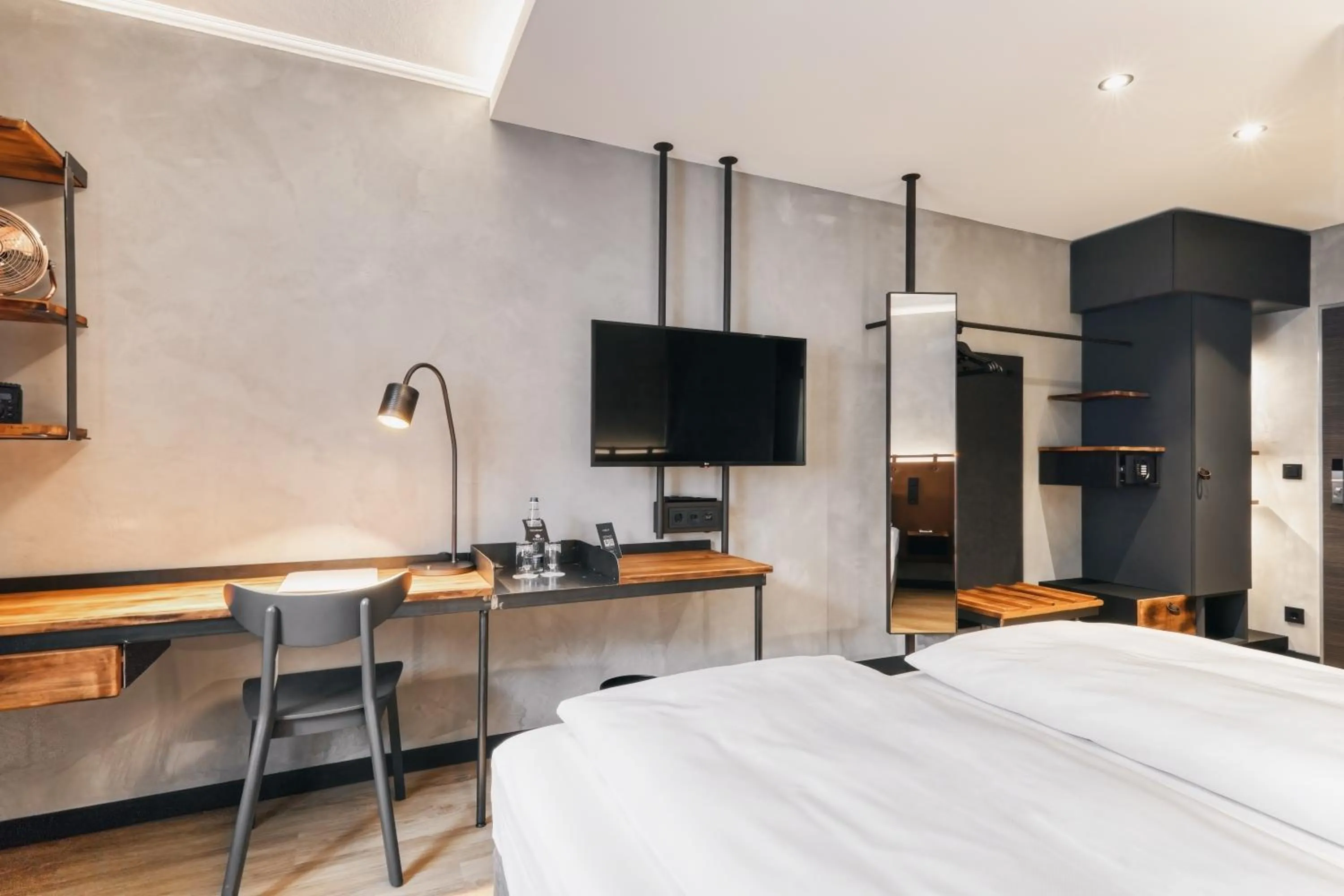 TV and multimedia, Bed in Unsöld's Factory Hotel