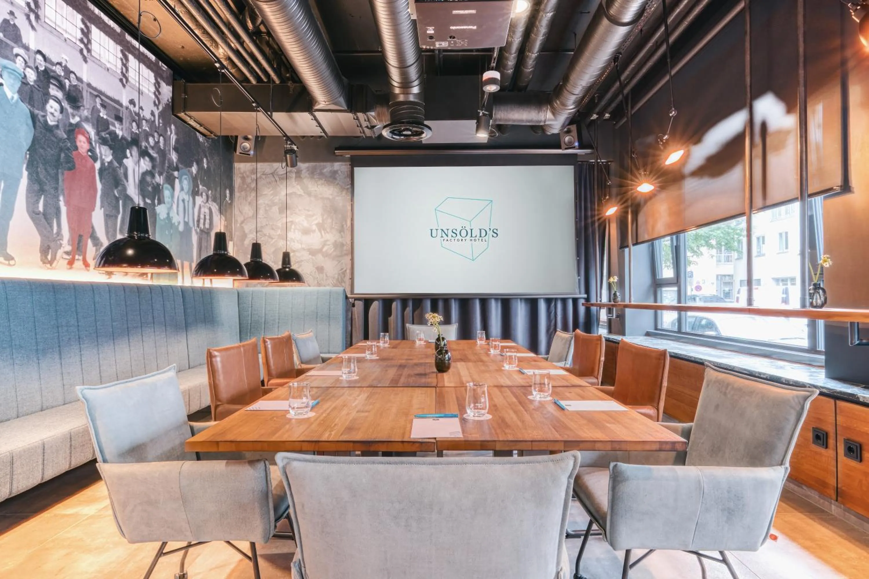 Meeting/conference room in Unsöld's Factory Hotel