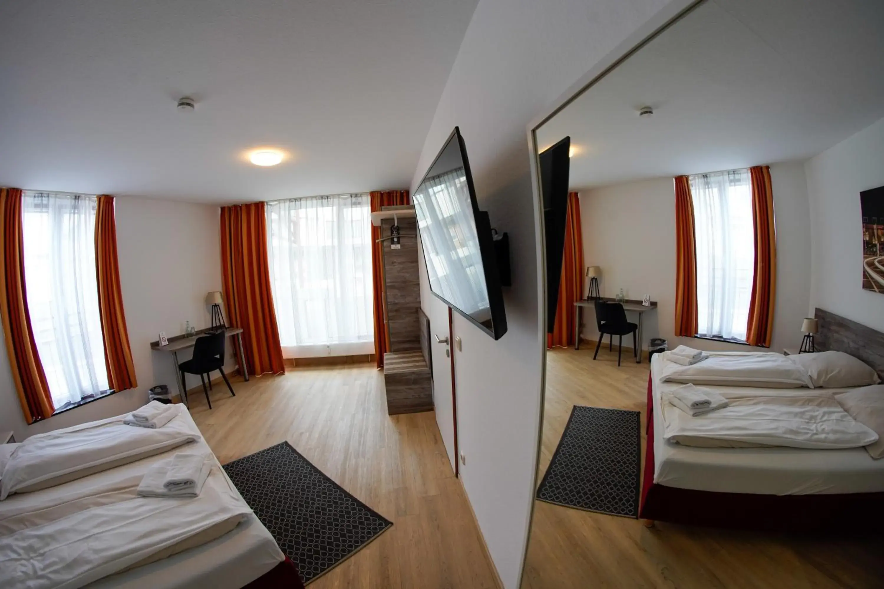 Large Single Room - single occupancy in Hotel am Nikolaiort Large Single Room - single occupancy in Hotel am Nikolaiort