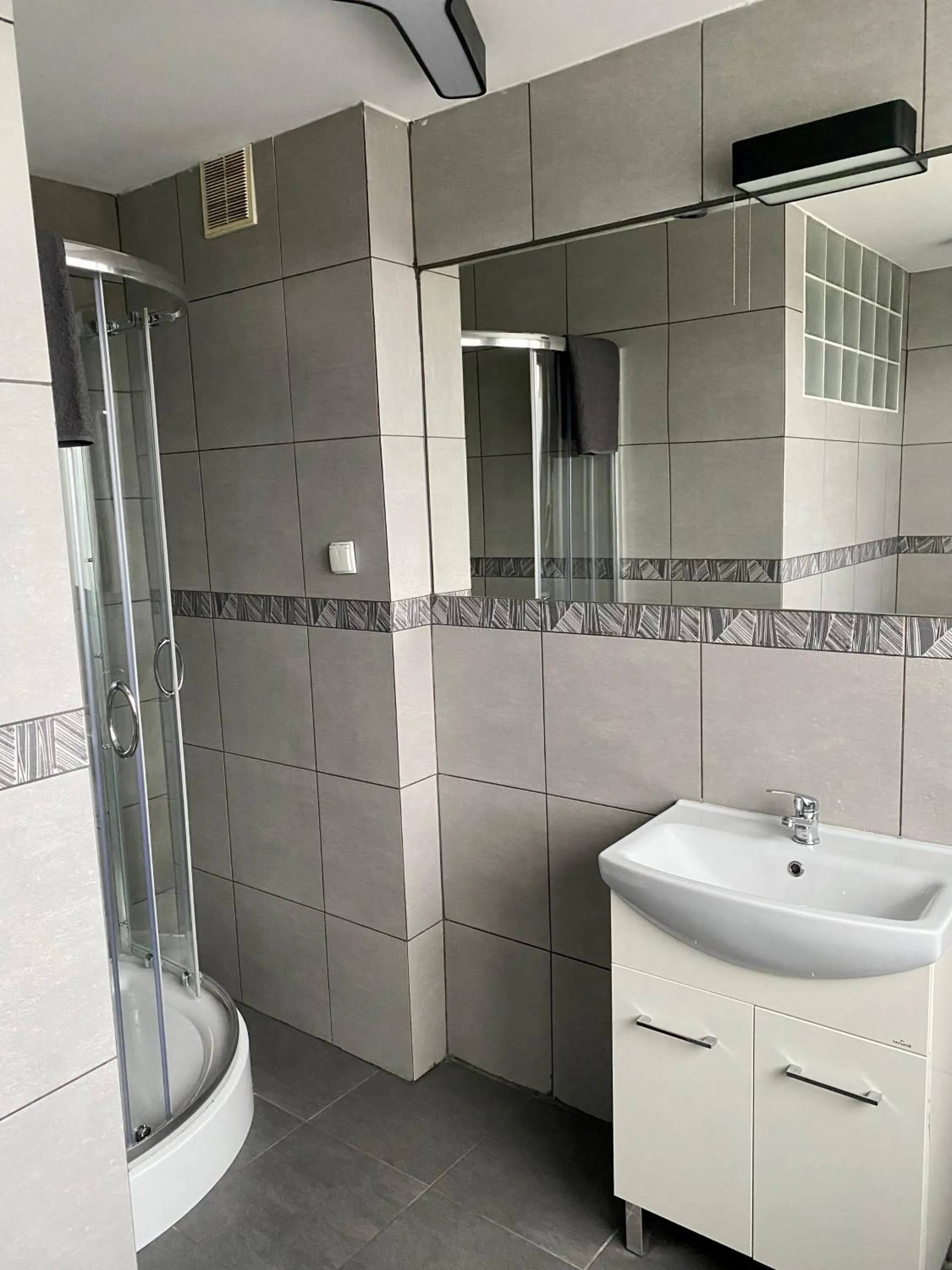 Shower in Astra Katowice - Aparthotel
