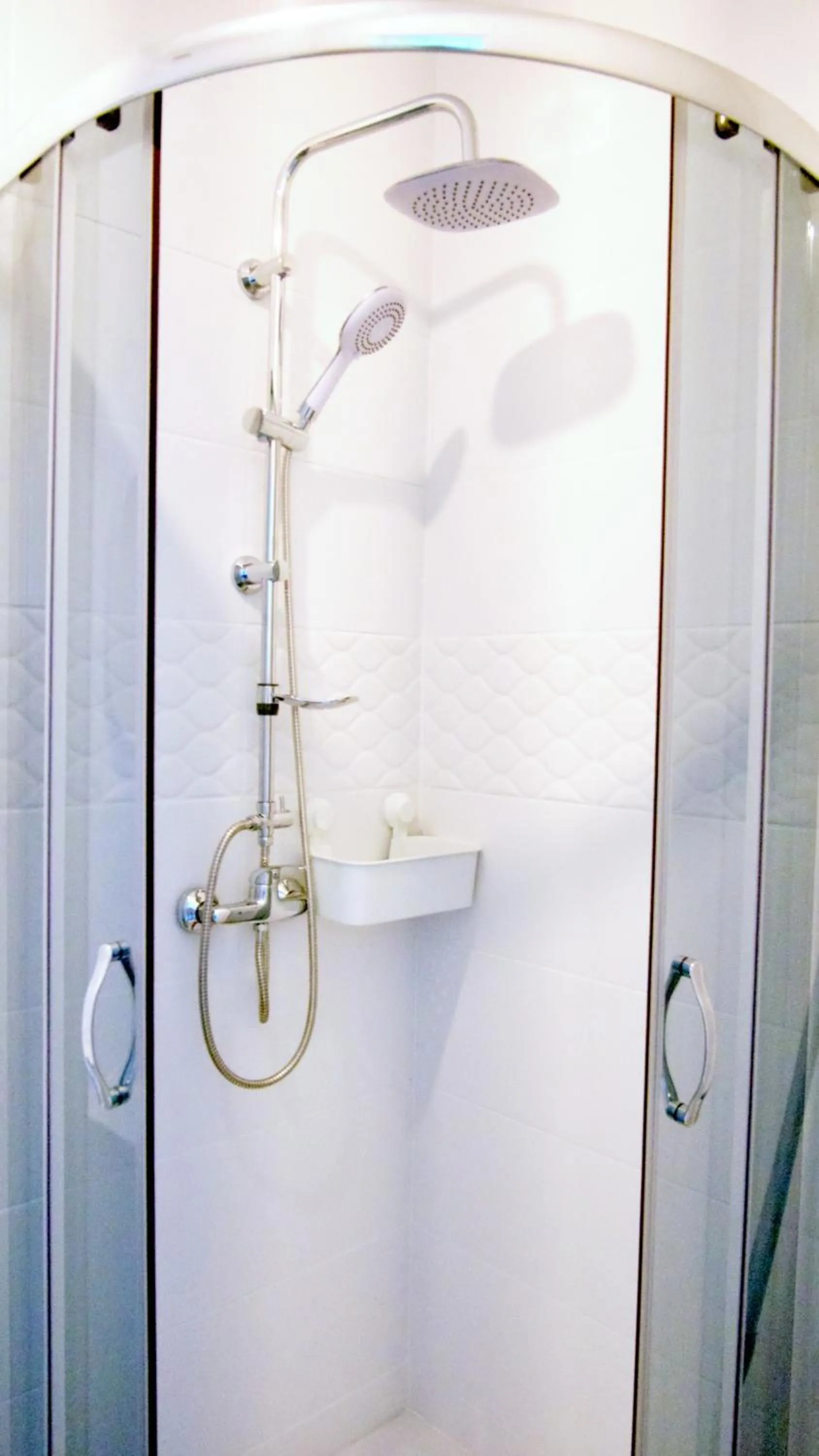 Shower in Astra Katowice - Aparthotel