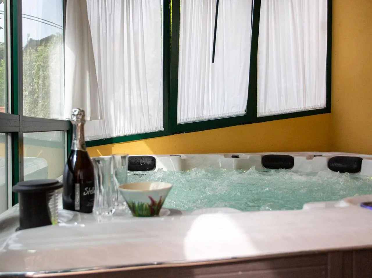 Hot Tub in Villa Santa Chiara