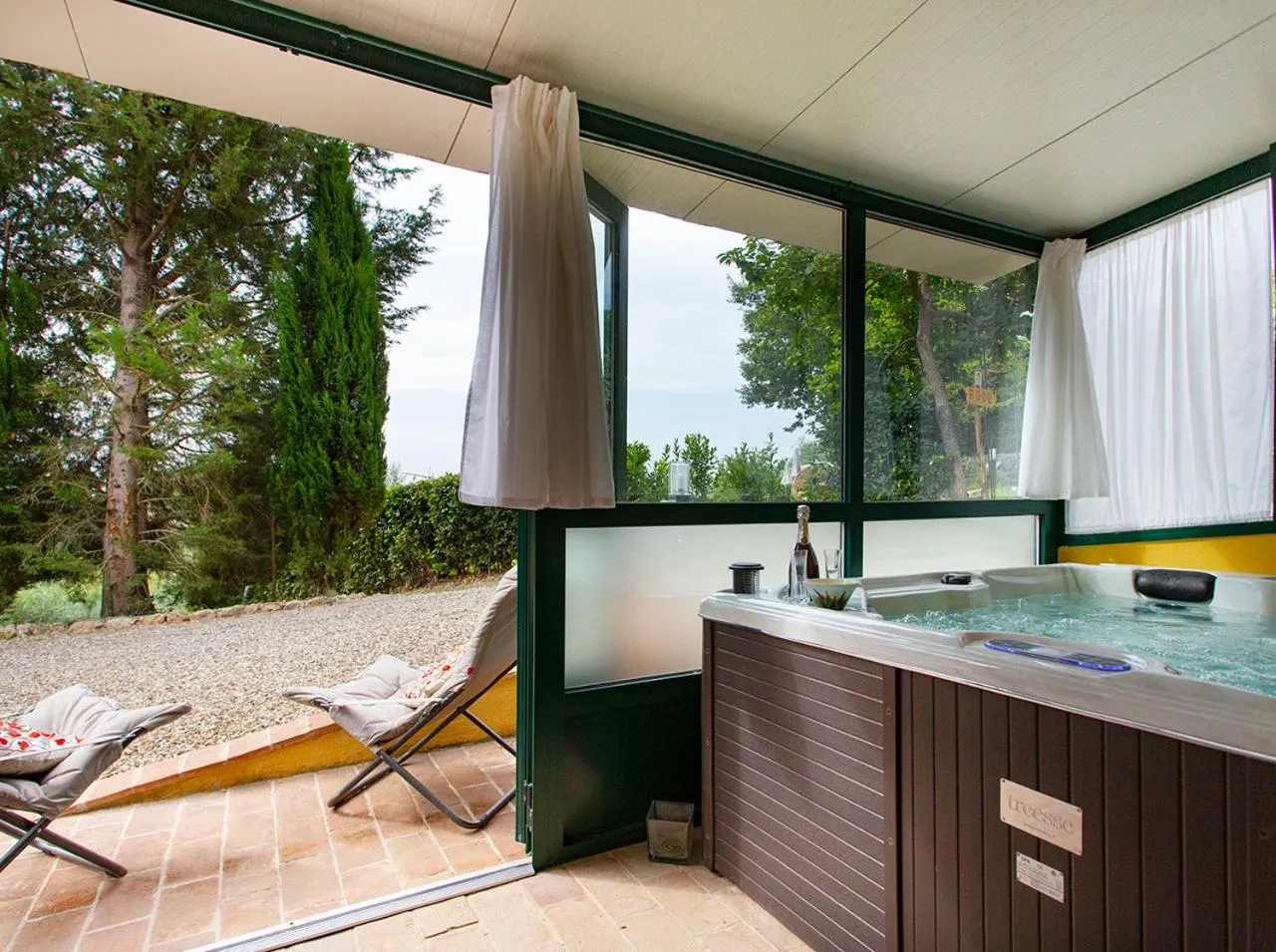 Hot Tub in Villa Santa Chiara