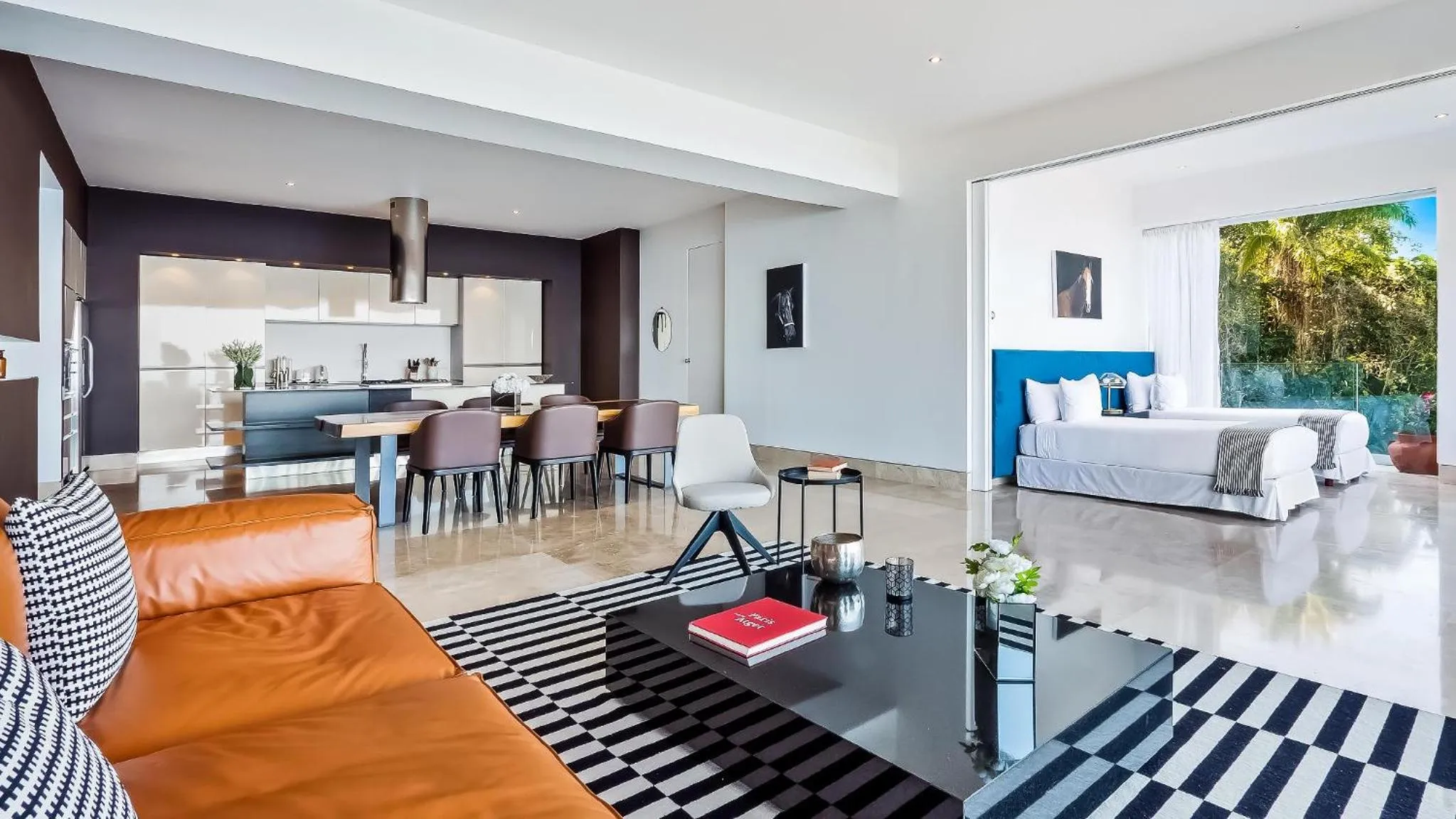 Living room in Avalon - 401 Luxury & Breathtaking Sunset Views