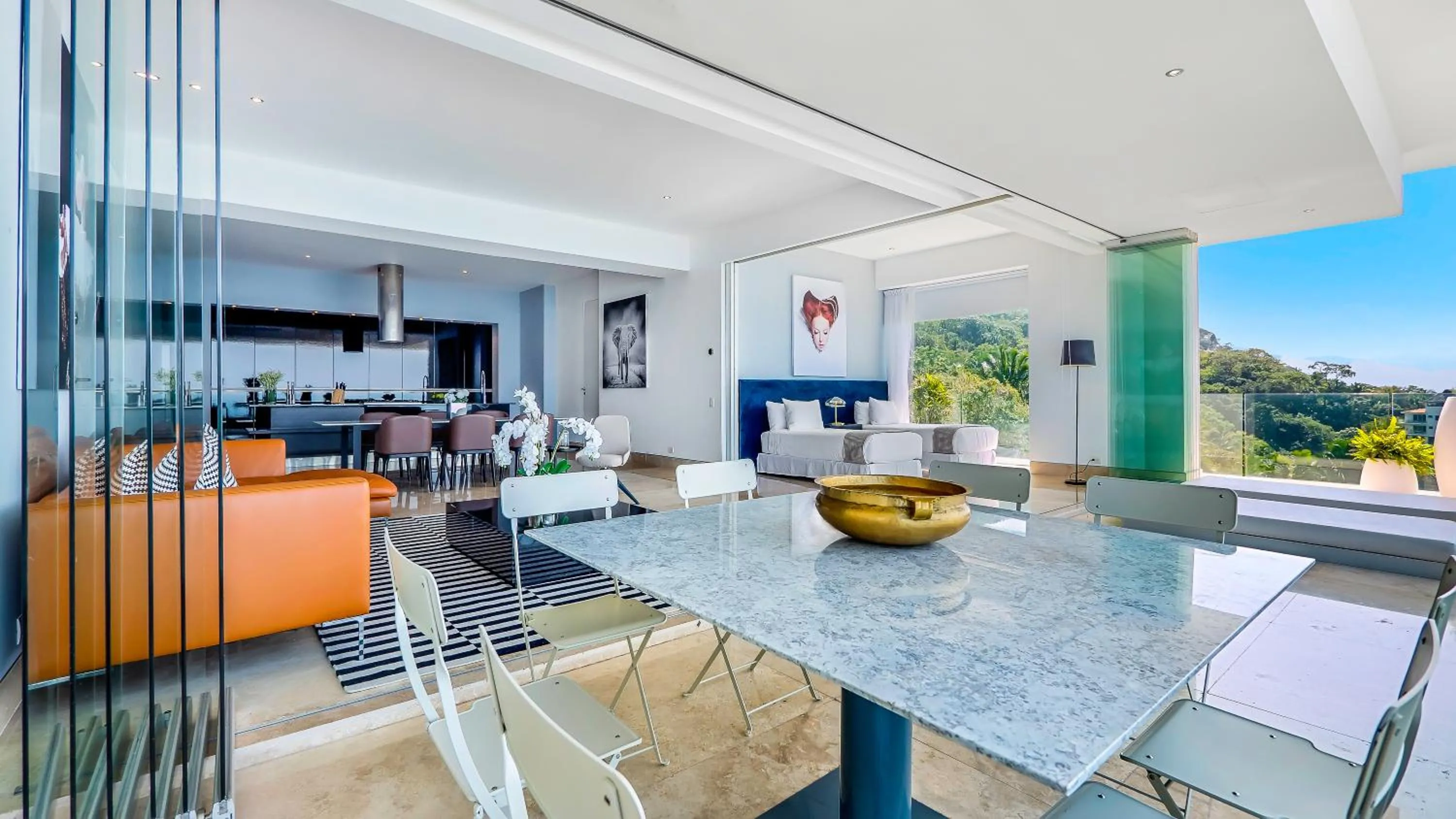 Seating area in Avalon - 801 Top Sky Bar Pool 3 BR in Amapas