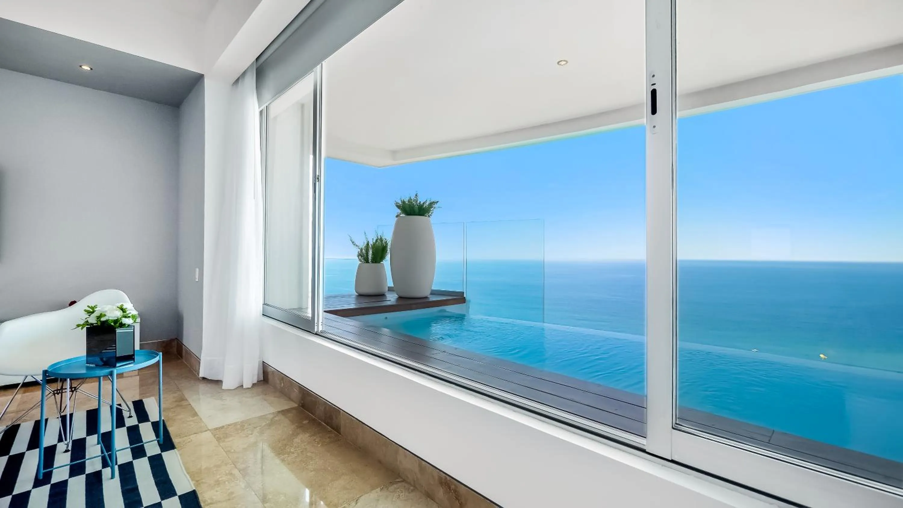 Pool view in Avalon - 801 Top Sky Bar Pool 3 BR in Amapas