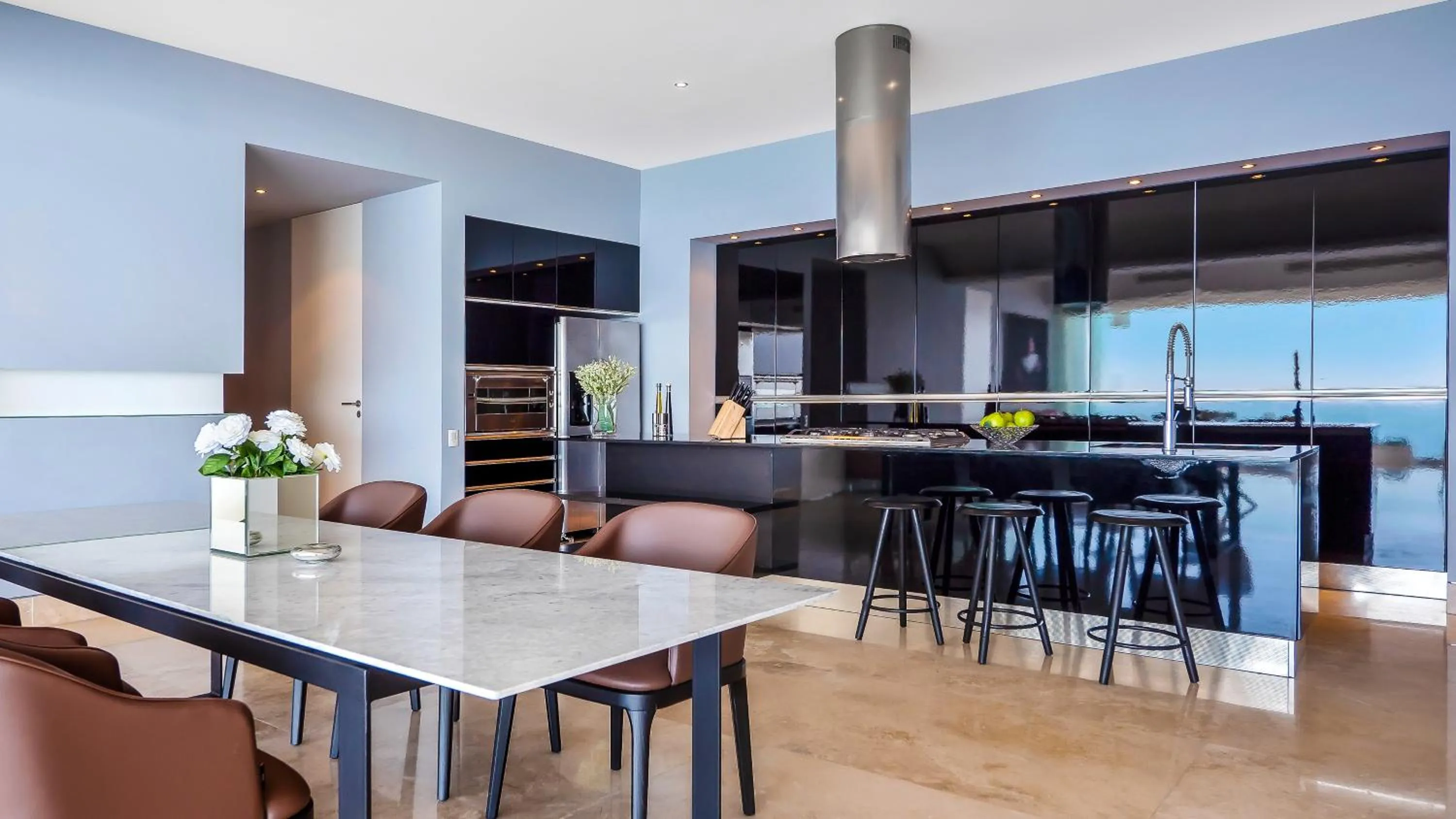 Kitchen or kitchenette in Avalon - 801 Top Sky Bar Pool 3 BR in Amapas